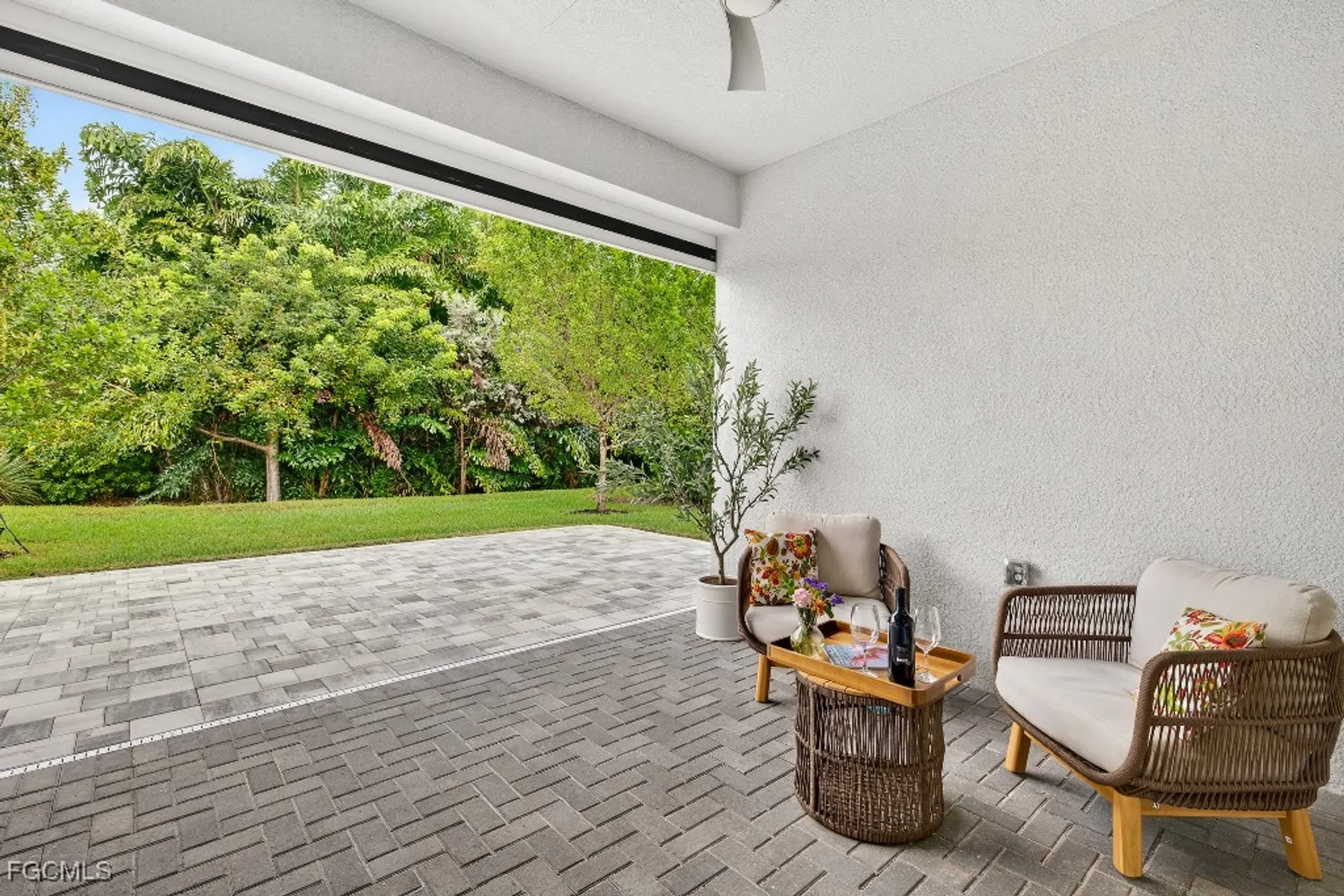 Property Slideshow image 13 of 15 | 11323 jacaranda dr, Naples, FL, 34120