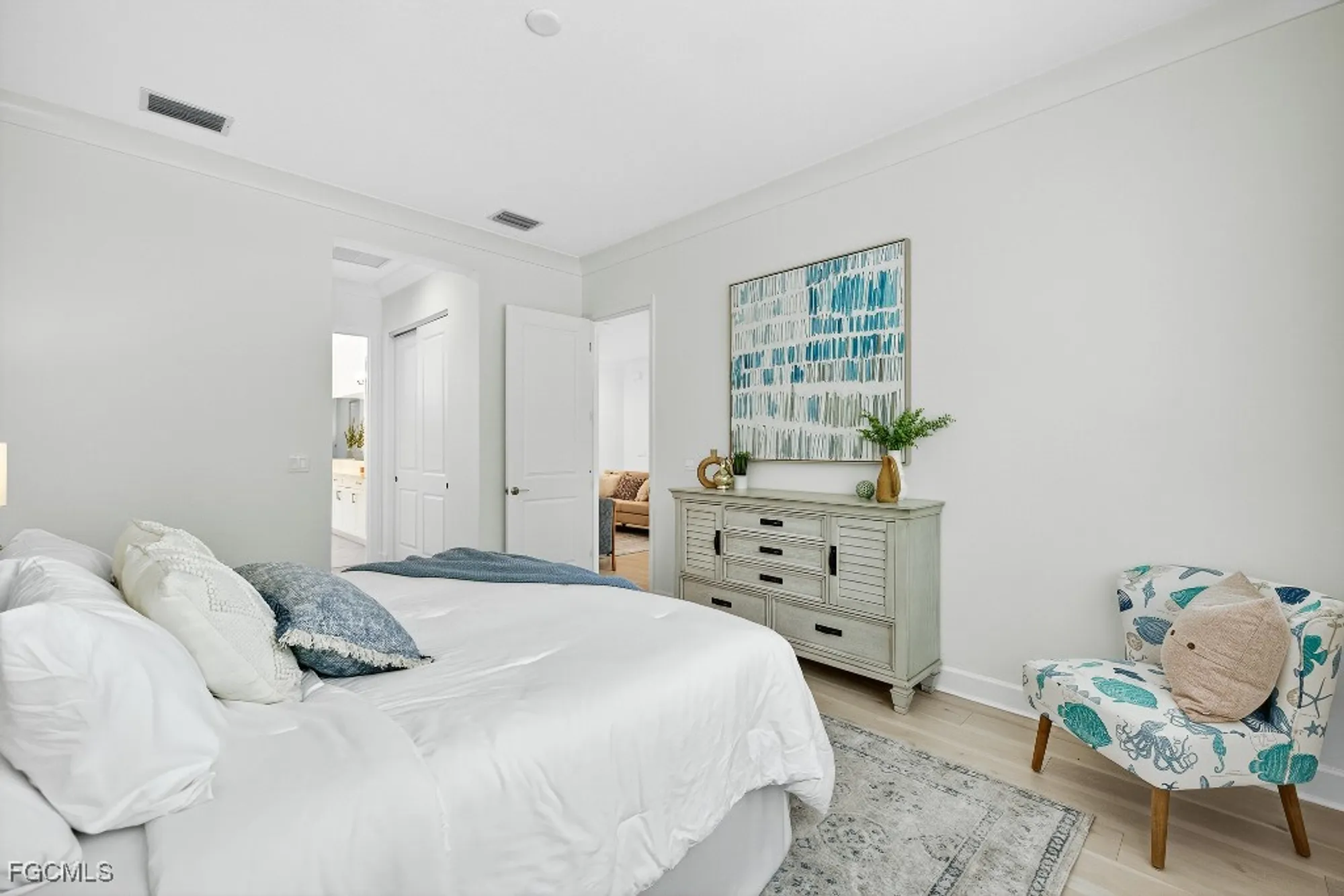 Property Slideshow image 8 of 15 | 11323 jacaranda dr, Naples, FL, 34120