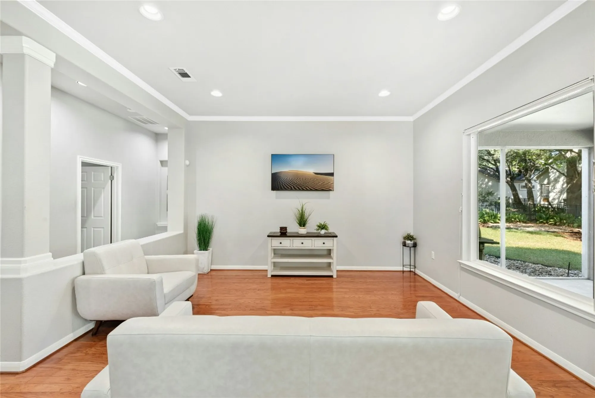 Property Slideshow image 14 of 35 | 106 waterlily ln, Georgetown, TX, 78633