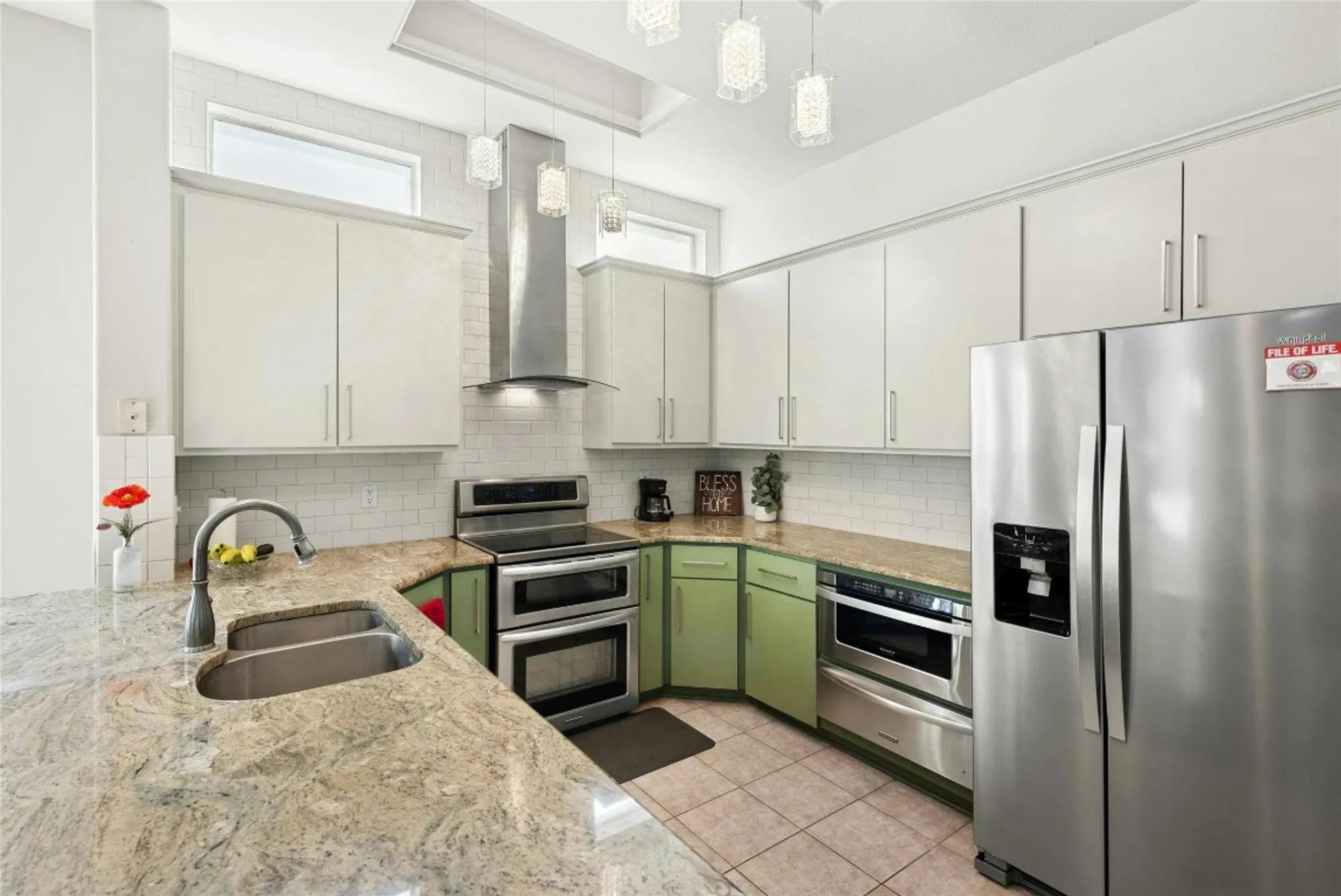 Property Slideshow image 15 of 35 | 106 waterlily ln, Georgetown, TX, 78633