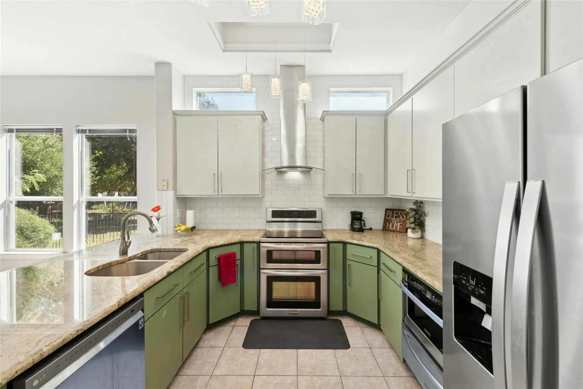 Property Slideshow image 16 of 35 | 106 waterlily ln, Georgetown, TX, 78633