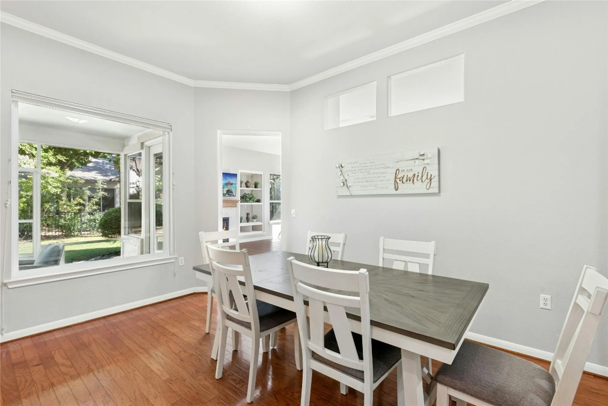 Property Slideshow image 10 of 35 | 106 waterlily ln, Georgetown, TX, 78633