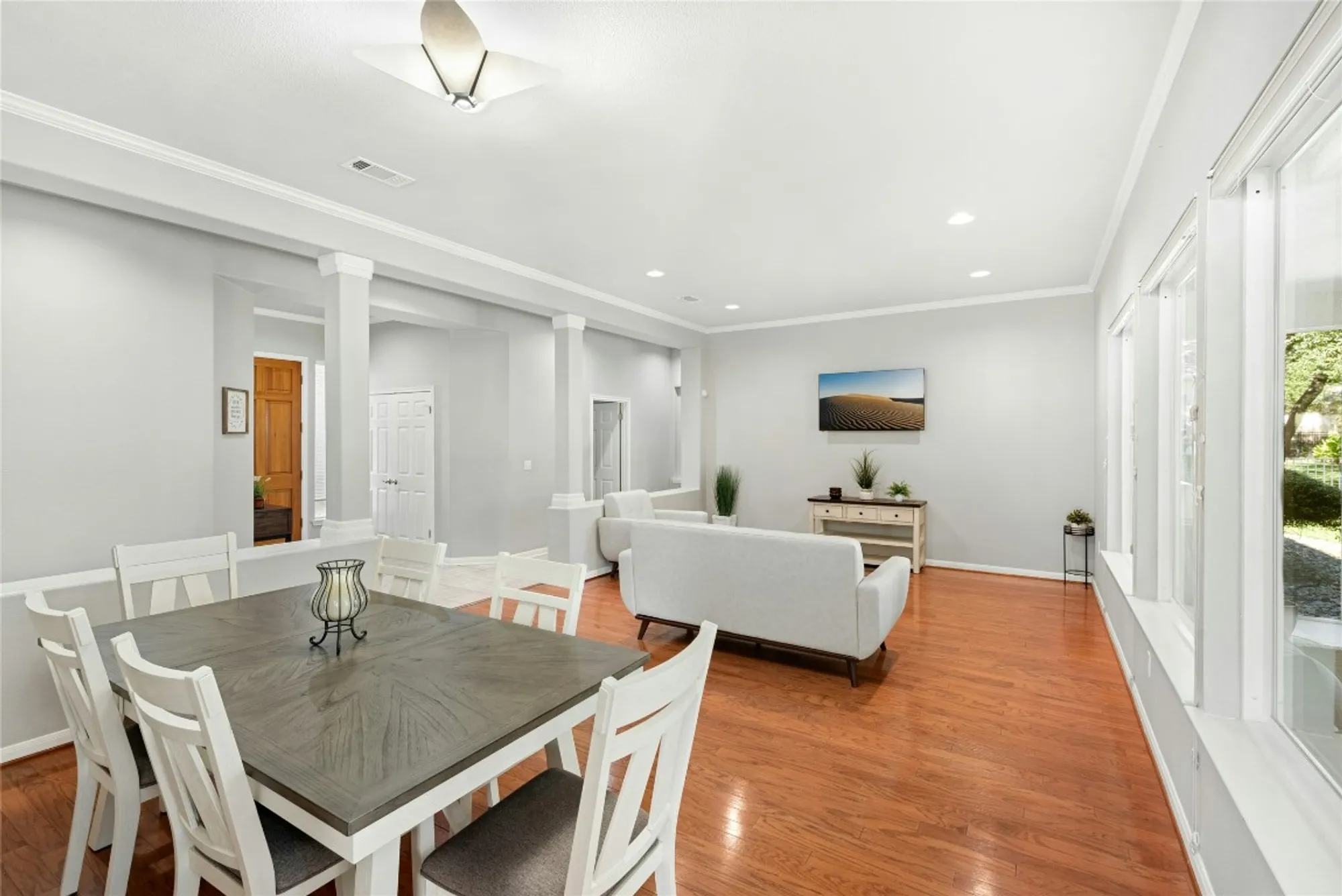 Property Slideshow image 11 of 35 | 106 waterlily ln, Georgetown, TX, 78633