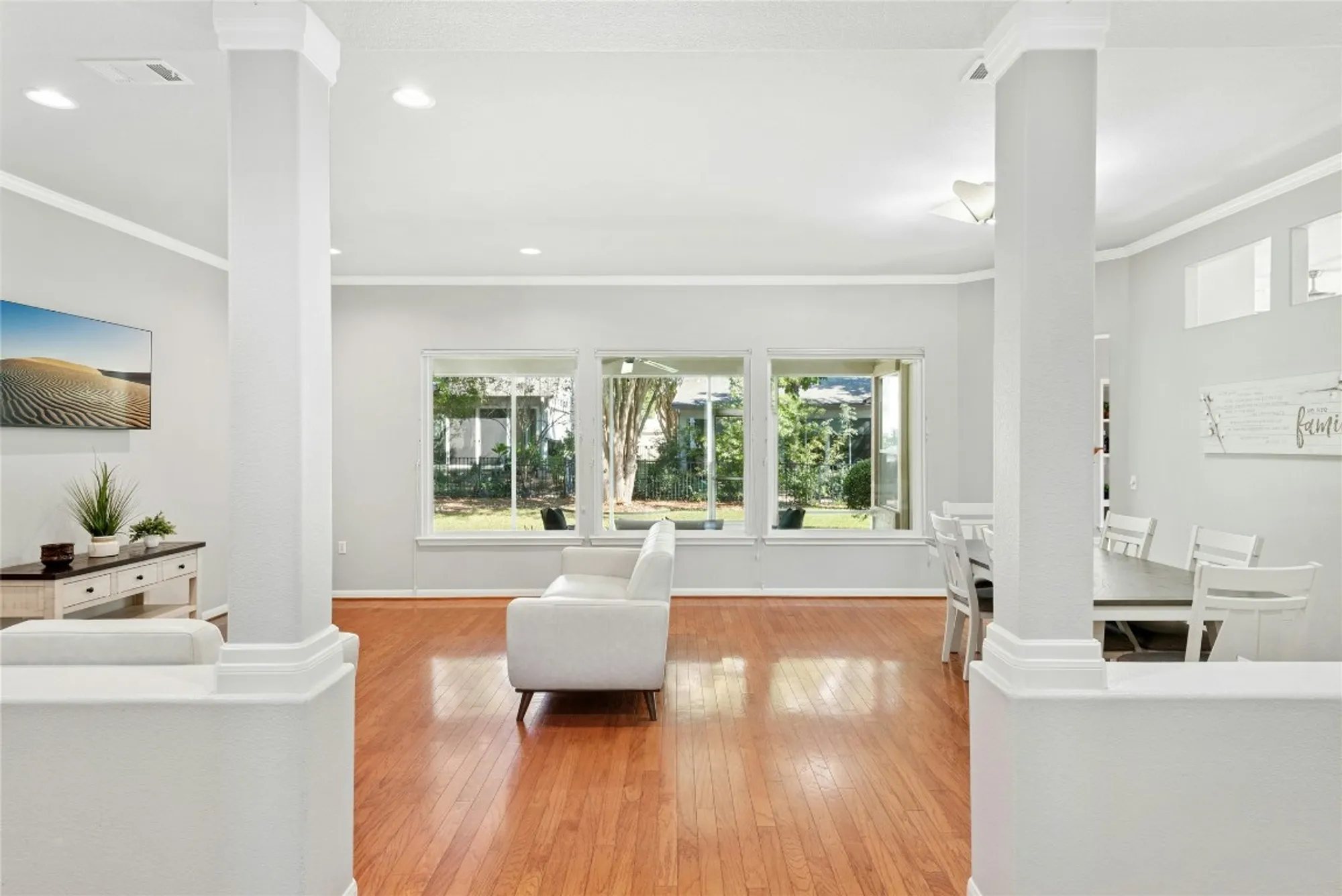 Property Slideshow image 12 of 35 | 106 waterlily ln, Georgetown, TX, 78633