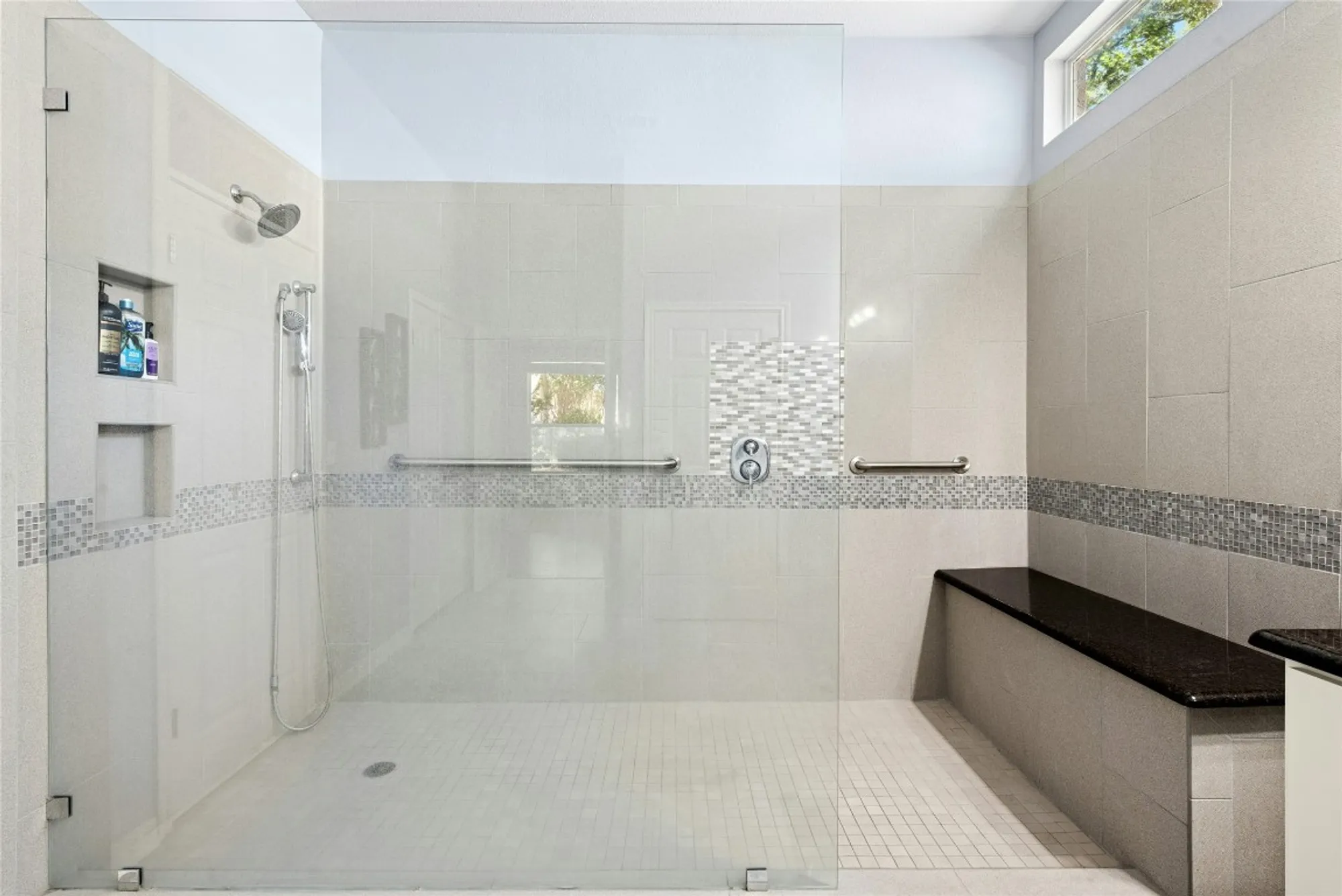 Property Slideshow image 24 of 35 | 106 waterlily ln, Georgetown, TX, 78633