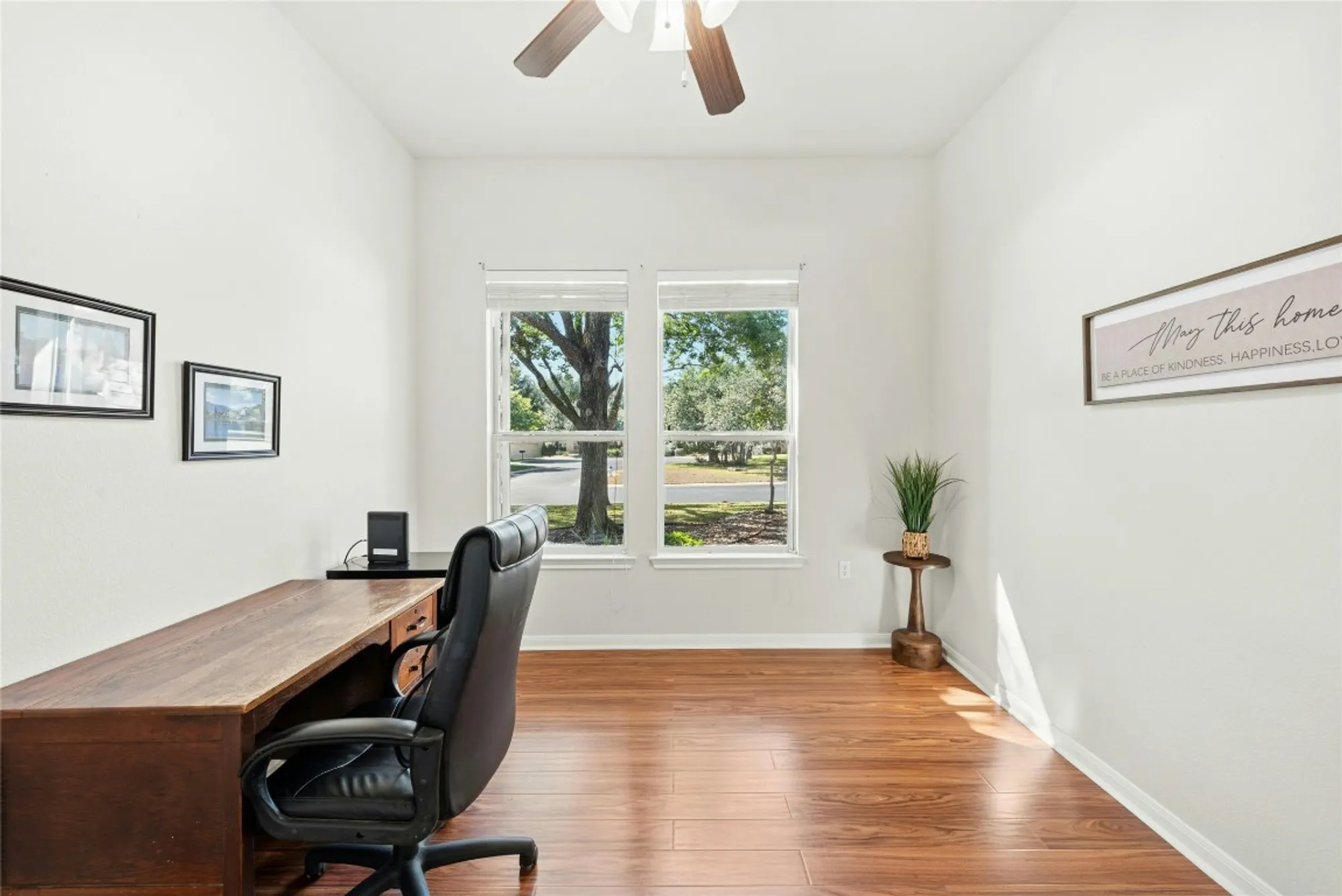 Property Slideshow image 28 of 35 | 106 waterlily ln, Georgetown, TX, 78633