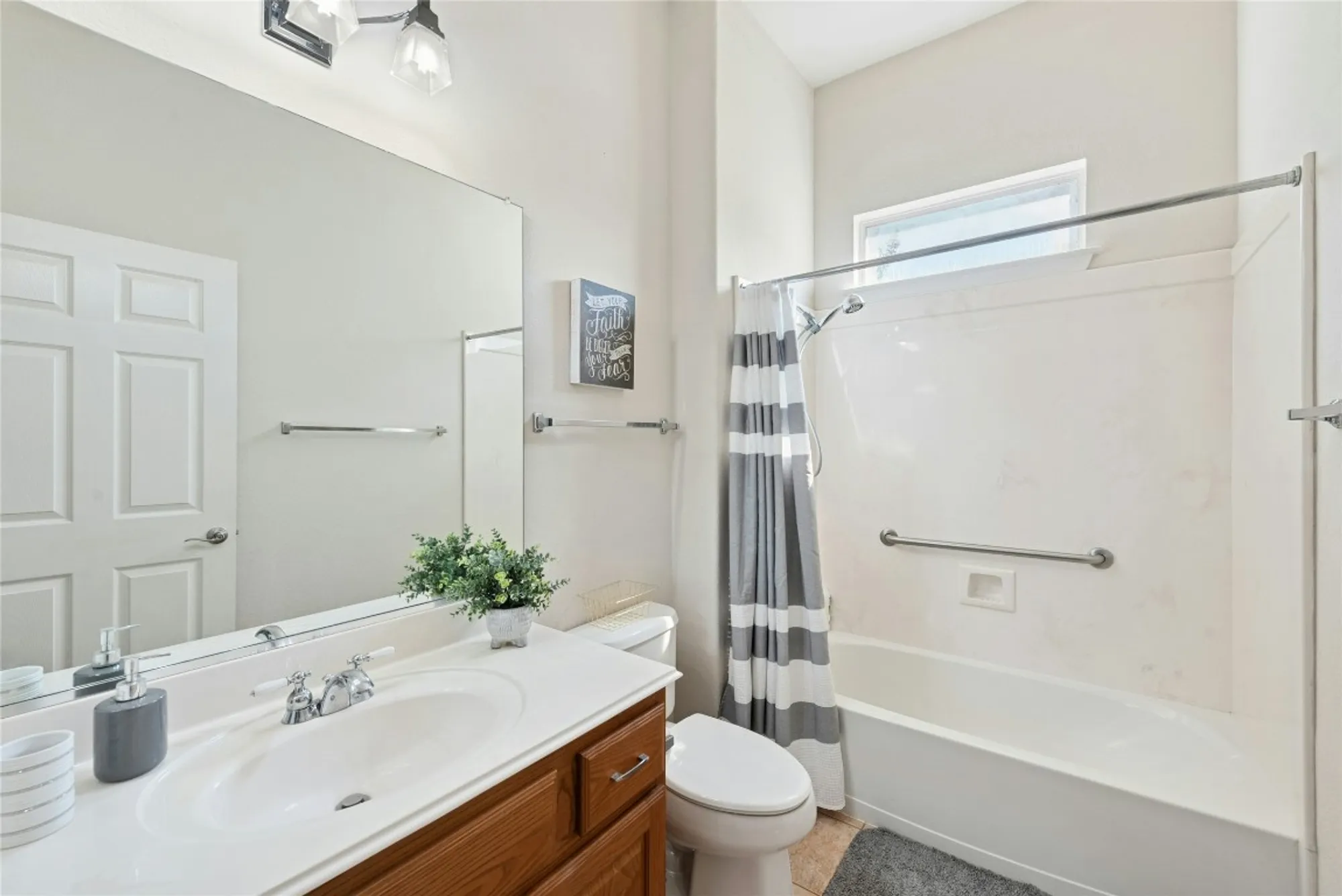 Property Slideshow image 29 of 35 | 106 waterlily ln, Georgetown, TX, 78633