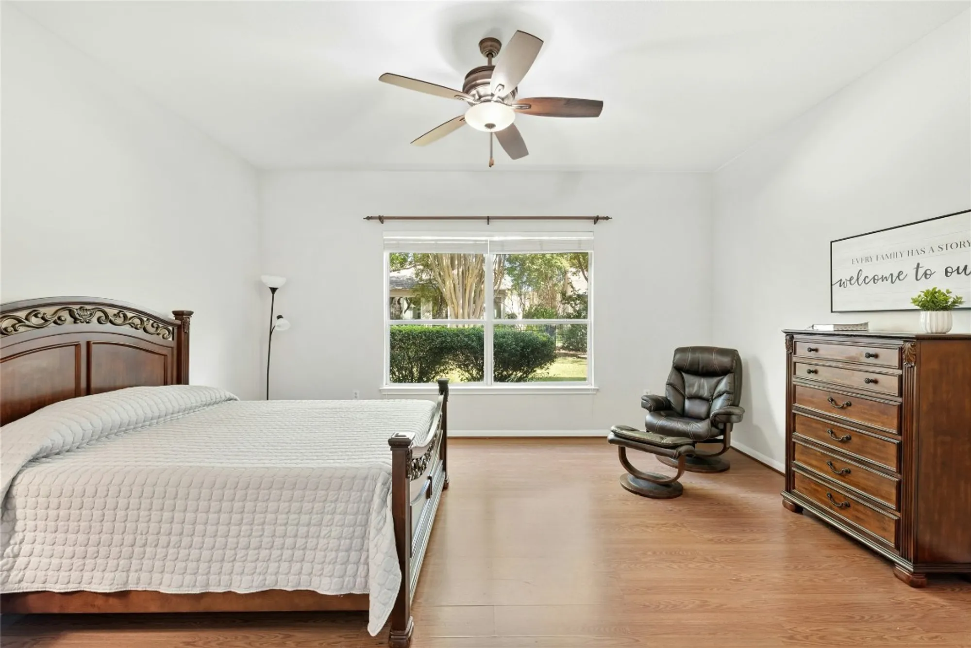 Property Slideshow image 20 of 35 | 106 waterlily ln, Georgetown, TX, 78633