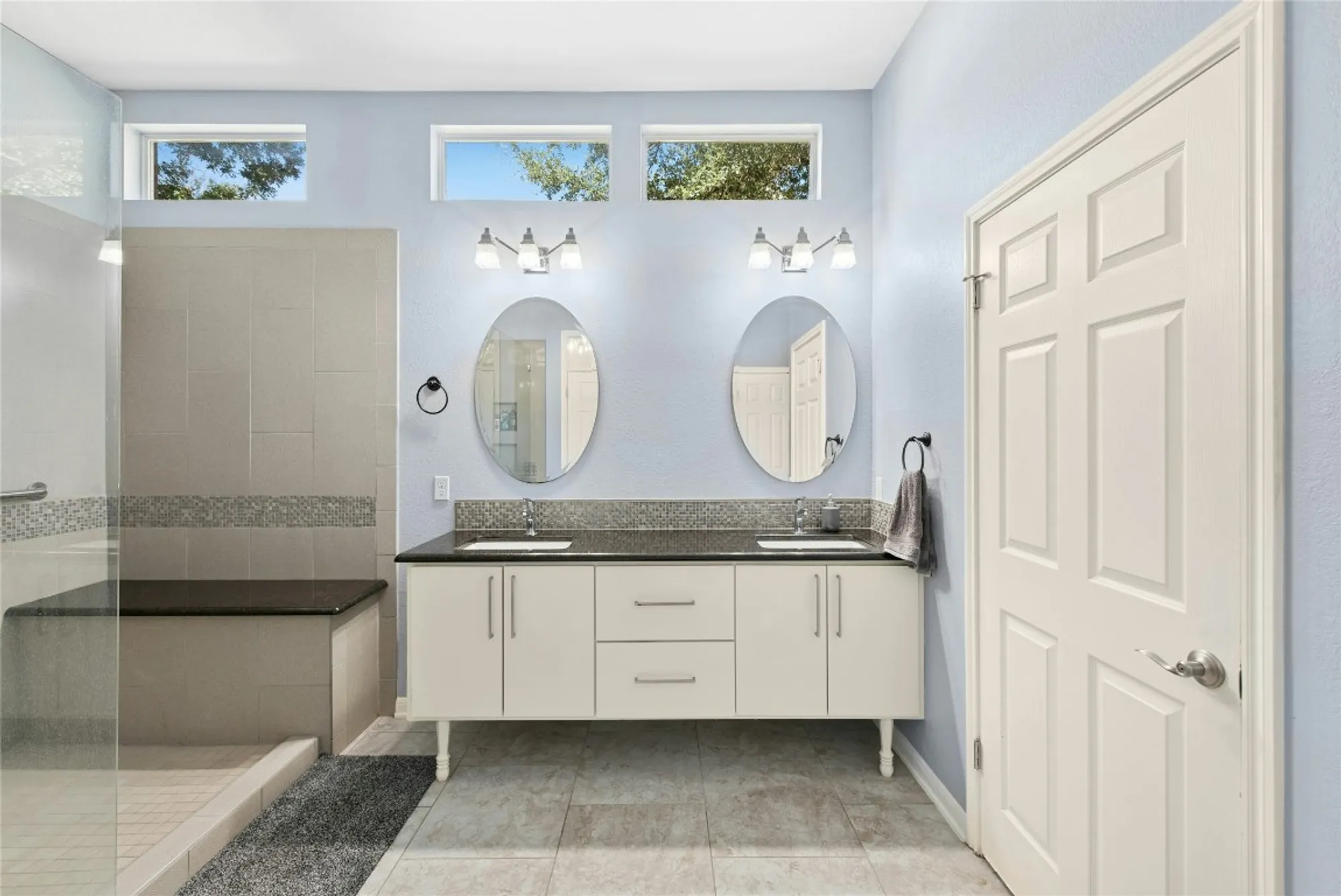 Property Slideshow image 23 of 35 | 106 waterlily ln, Georgetown, TX, 78633