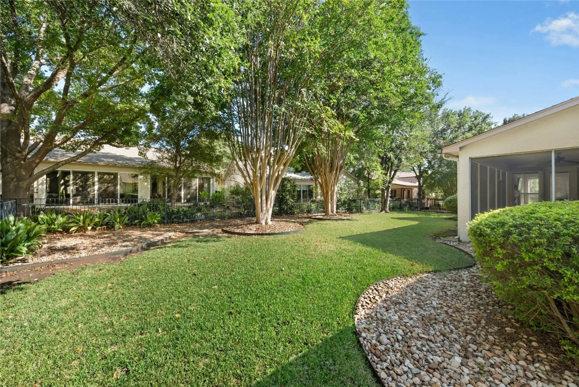 Property Slideshow image 34 of 35 | 106 waterlily ln, Georgetown, TX, 78633