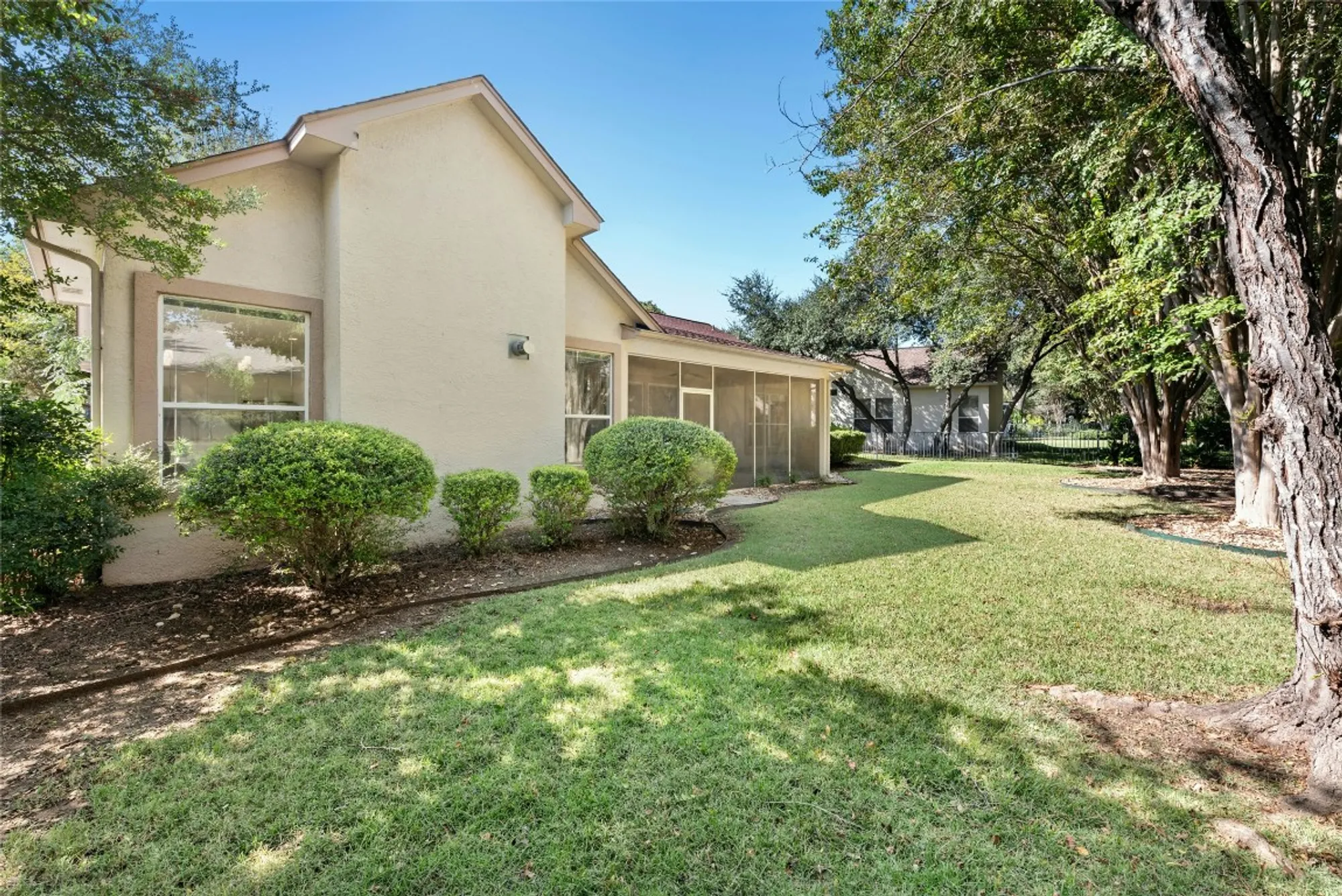 Property Slideshow image 33 of 35 | 106 waterlily ln, Georgetown, TX, 78633