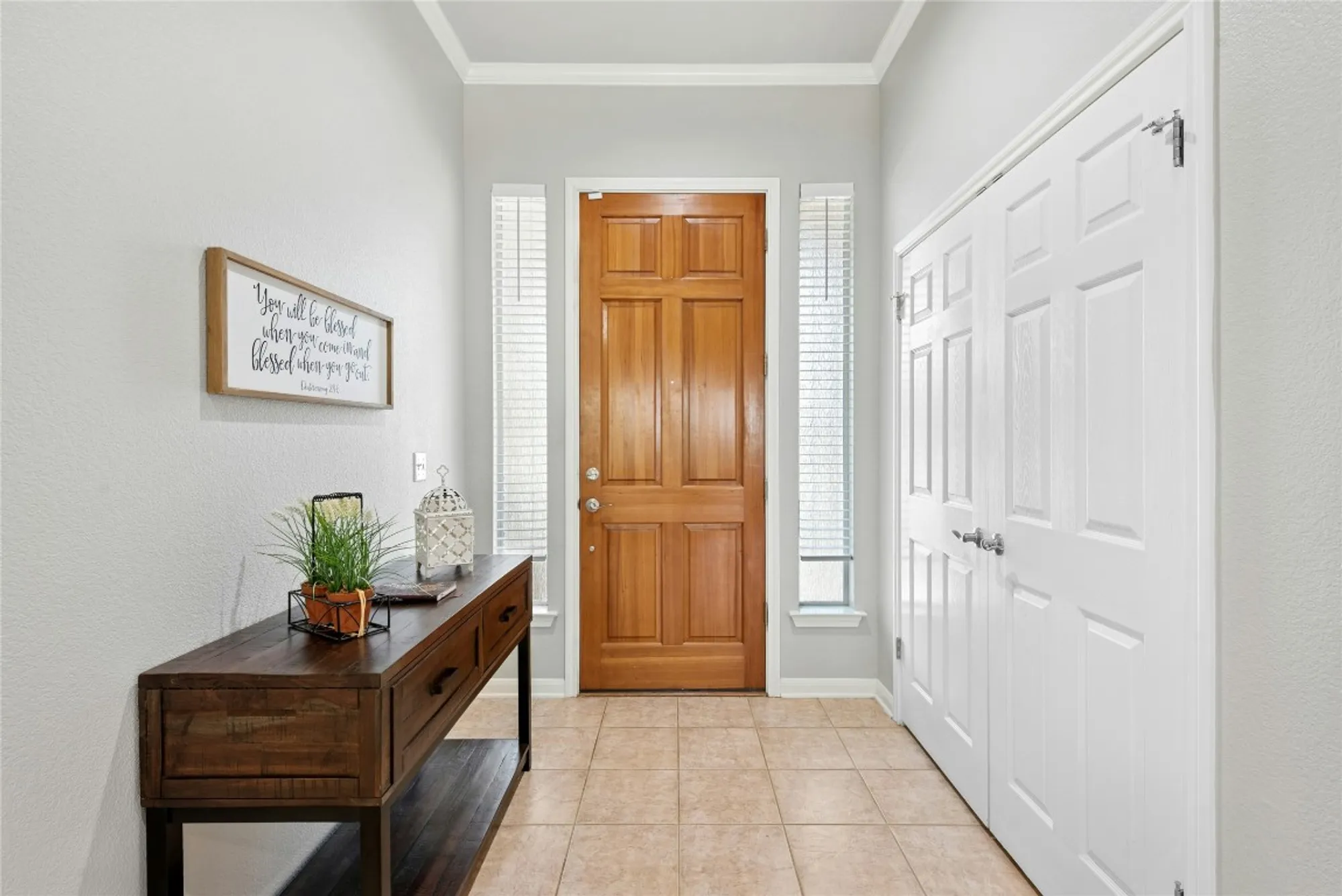 Property Slideshow image 4 of 35 | 106 waterlily ln, Georgetown, TX, 78633