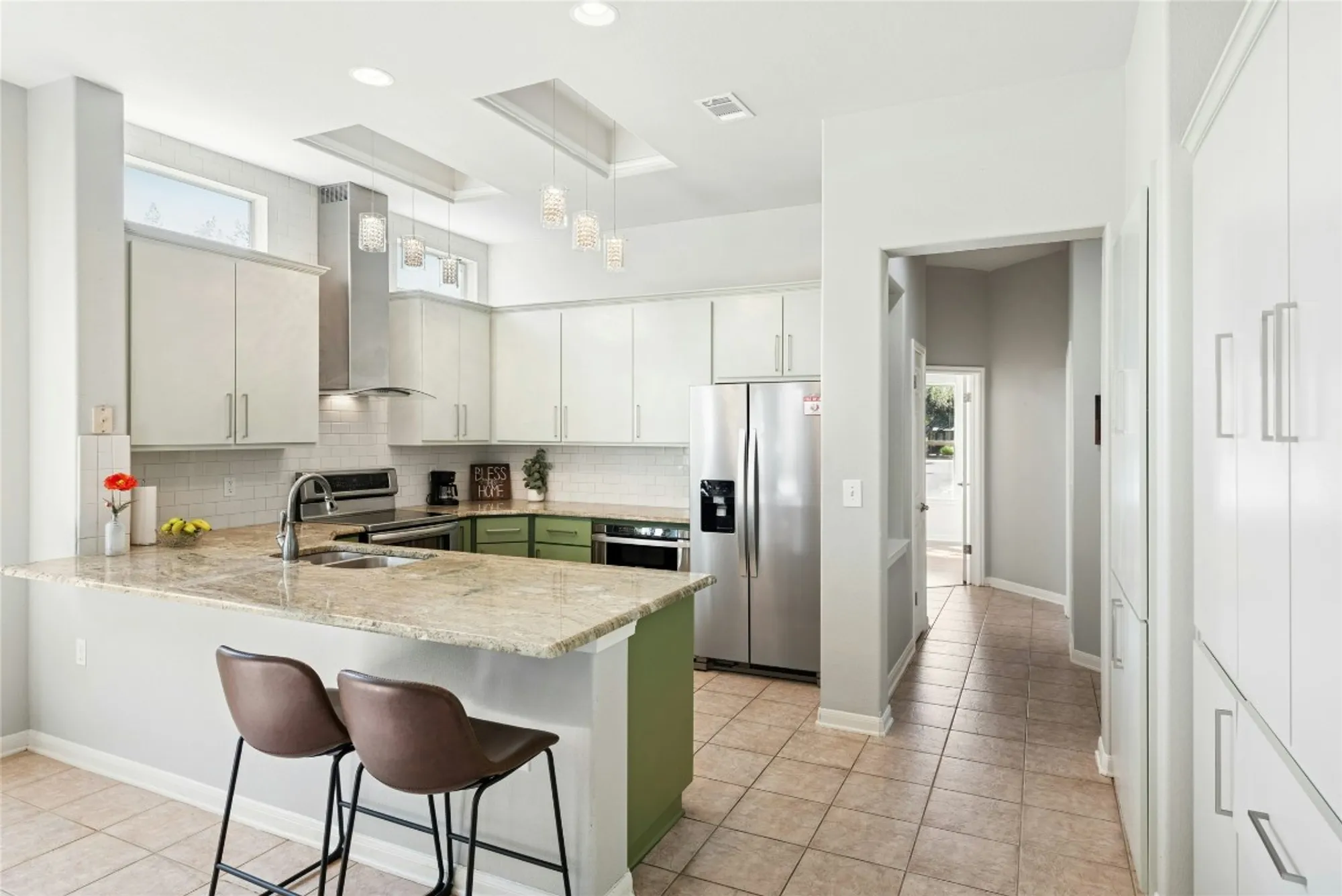 Property Slideshow image 8 of 35 | 106 waterlily ln, Georgetown, TX, 78633