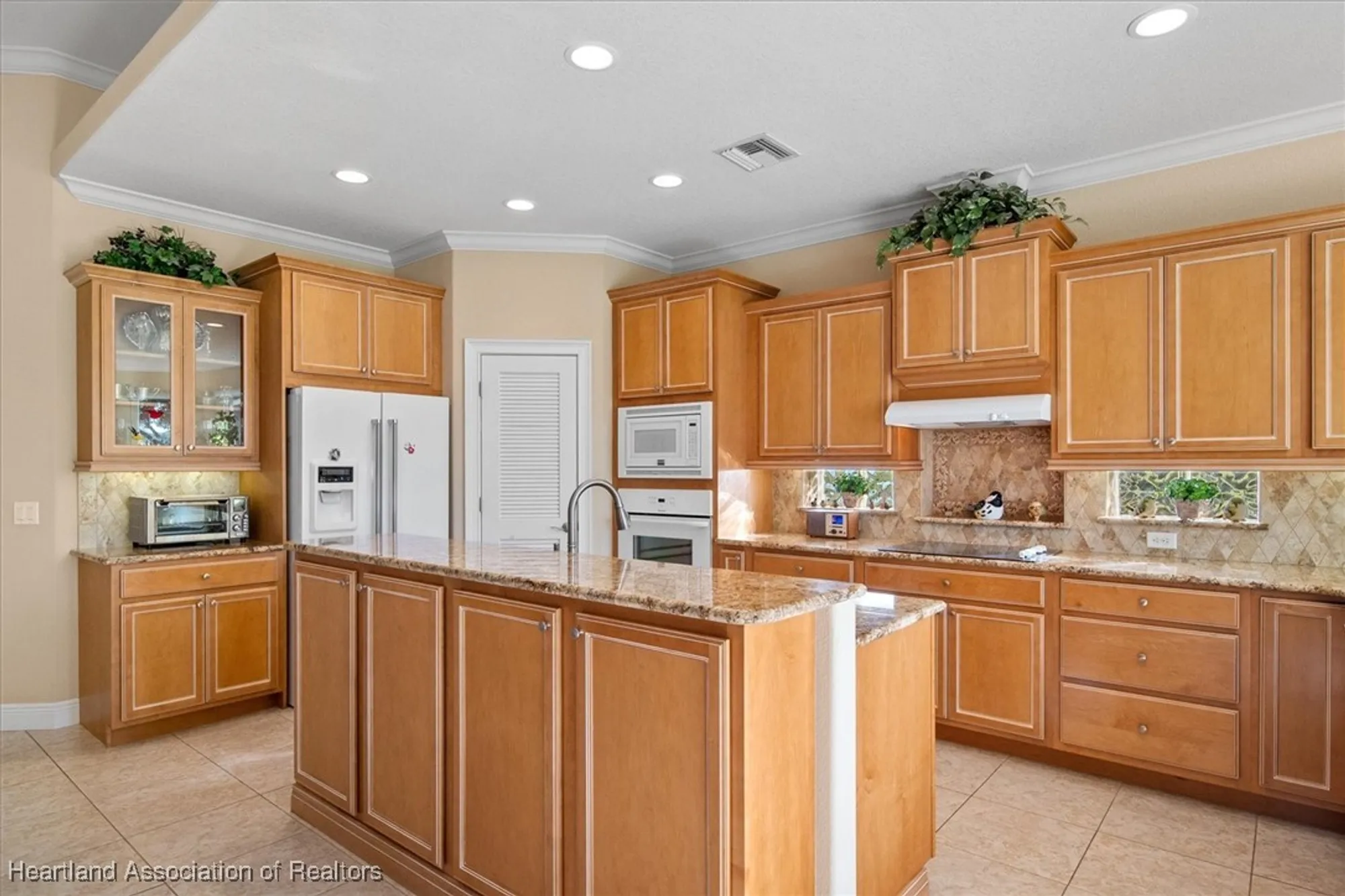 Property Slideshow image 11 of 50 | 4464 toussant dr, Avon Park, FL, 33825