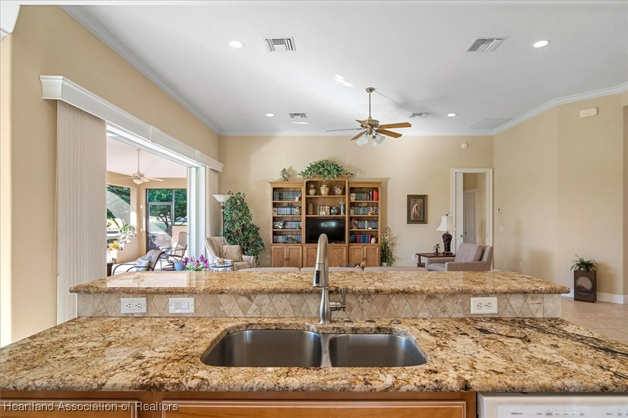 Property Slideshow image 12 of 50 | 4464 toussant dr, Avon Park, FL, 33825