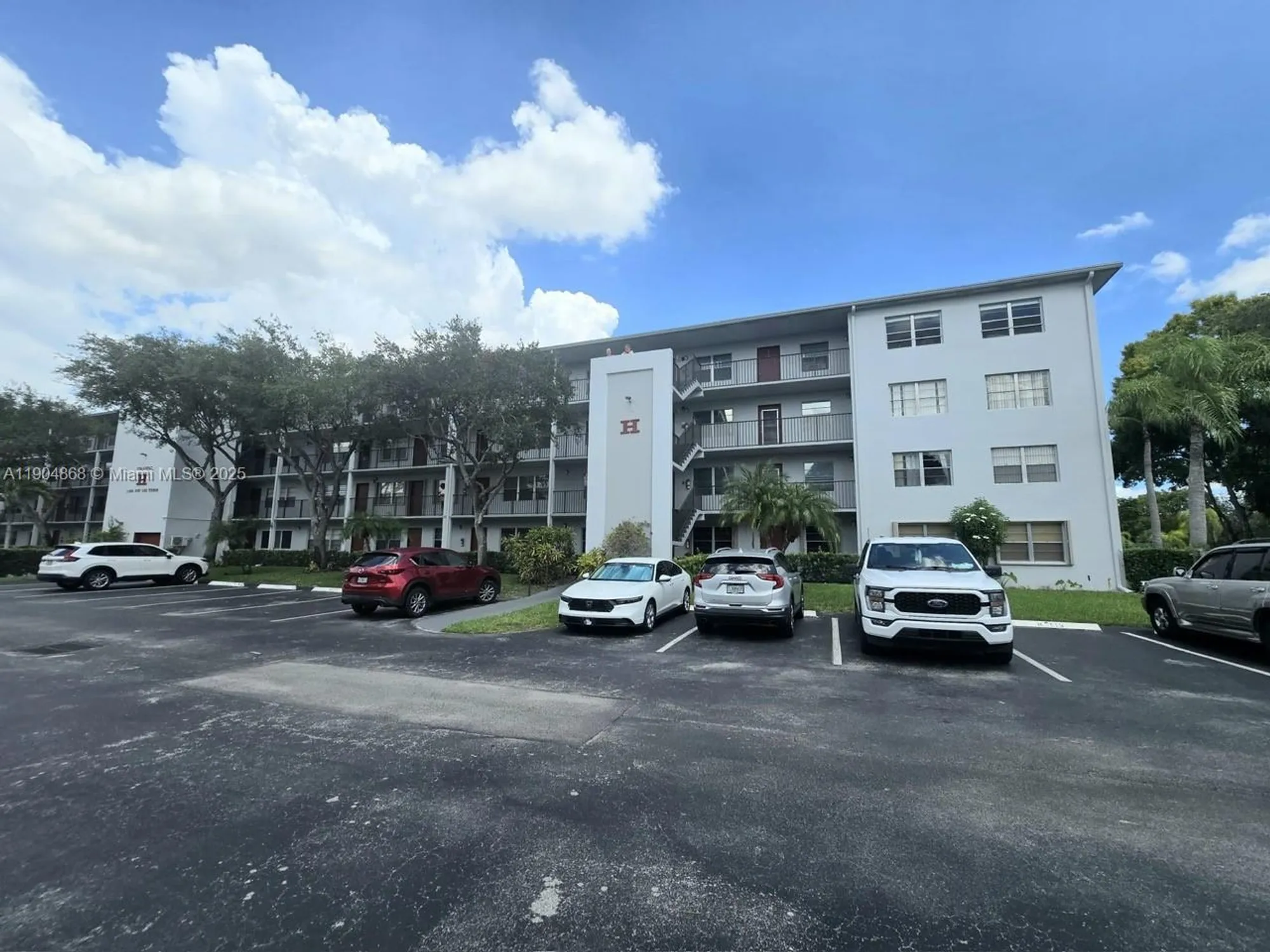 Property Slideshow image 1 of 39 | 1401 sw 135th ter h213, Pembroke Pines, FL, 33027