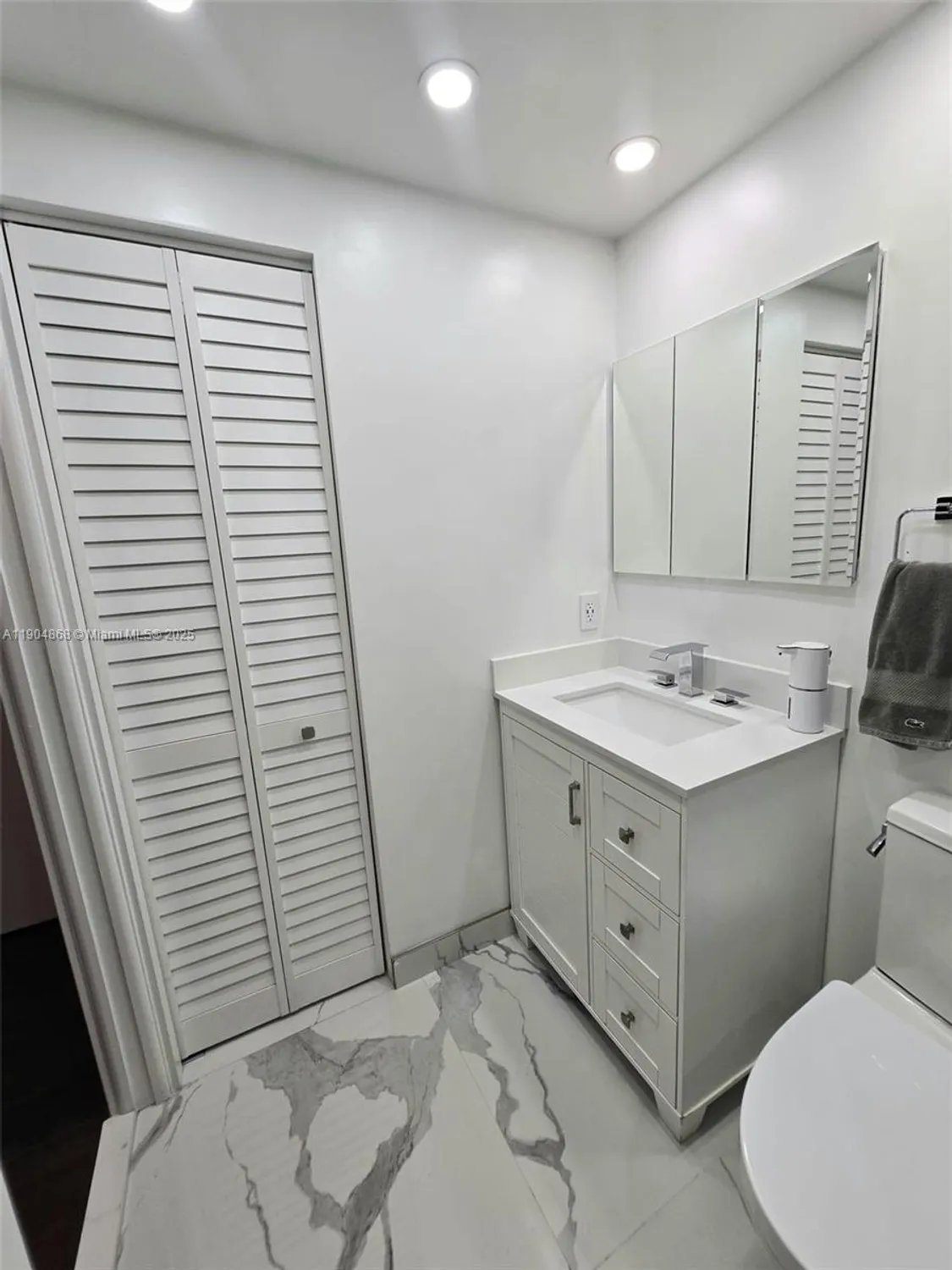 Property Slideshow image 28 of 39 | 1401 sw 135th ter h213, Pembroke Pines, FL, 33027