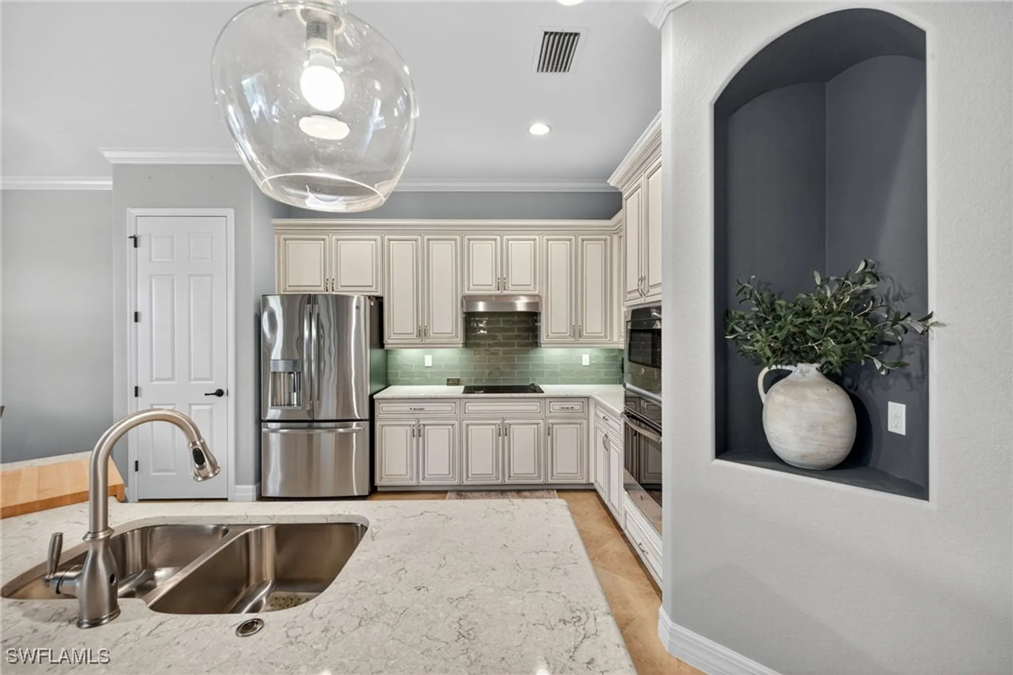 Property Slideshow image 17 of 49 | 9352 vercelli ct, Naples, FL, 34113