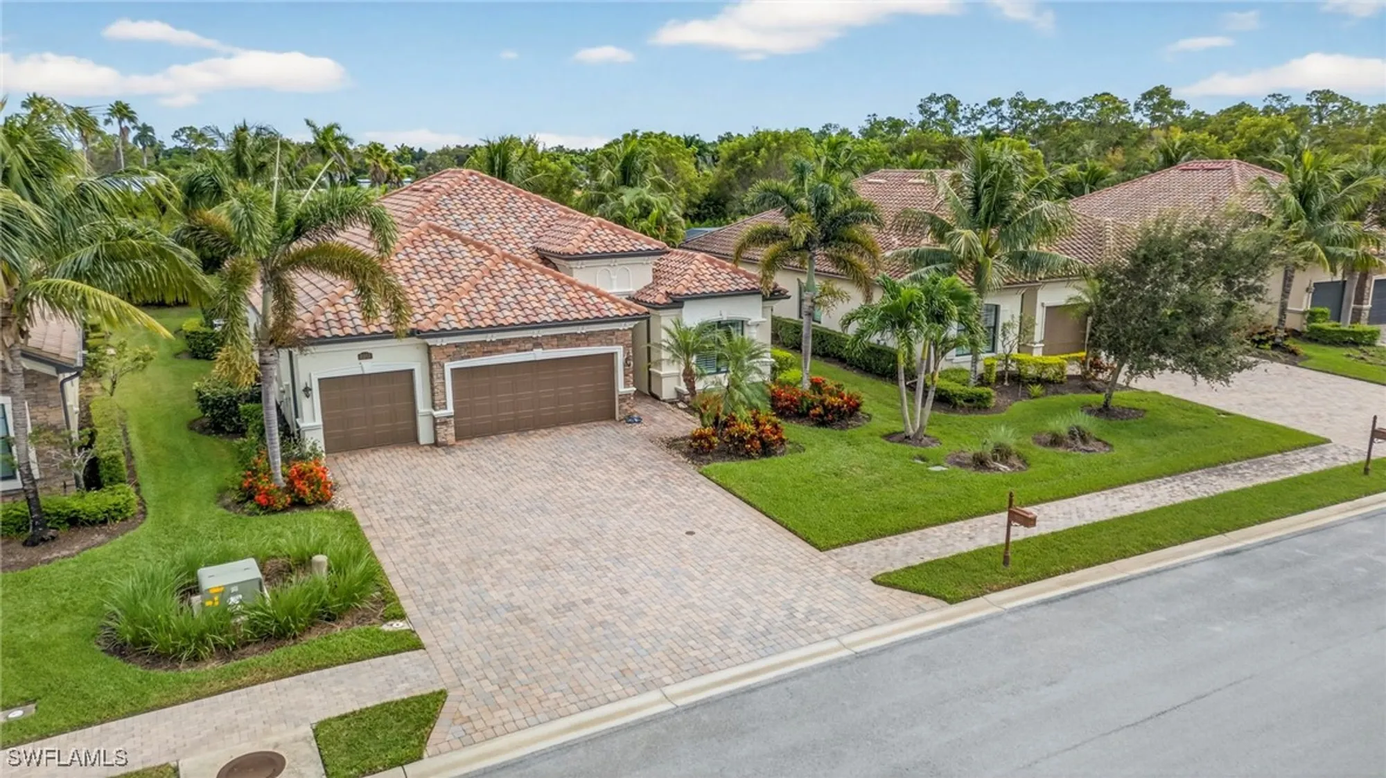 Property Slideshow image 41 of 49 | 9352 vercelli ct, Naples, FL, 34113