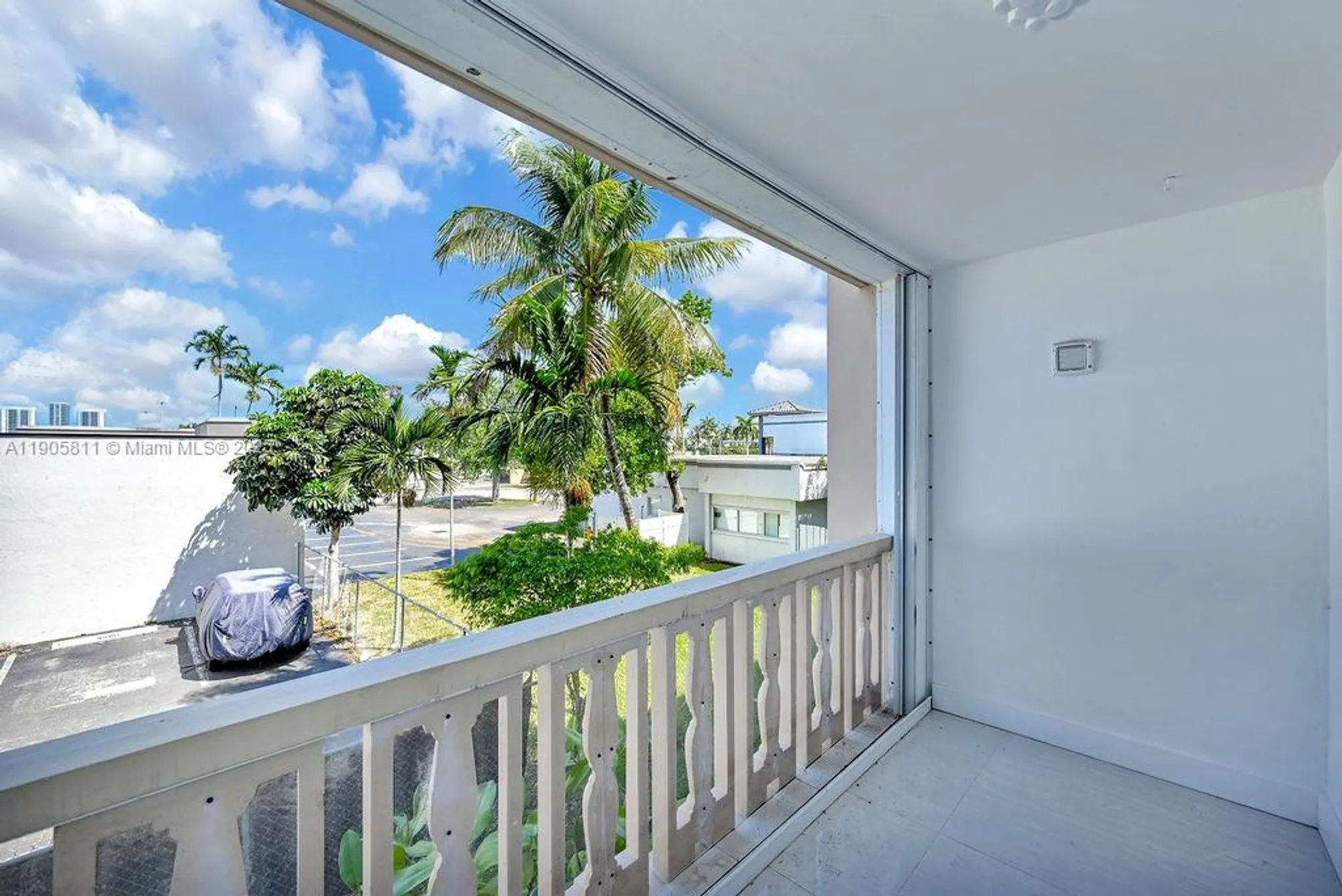 Property Slideshow image 21 of 25 | 410 se 2nd st 223, Hallandale Beach, FL, 33009