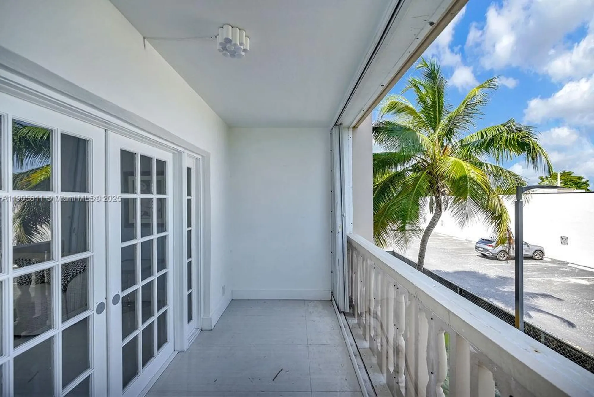 Property Slideshow image 5 of 25 | 410 se 2nd st 223, Hallandale Beach, FL, 33009