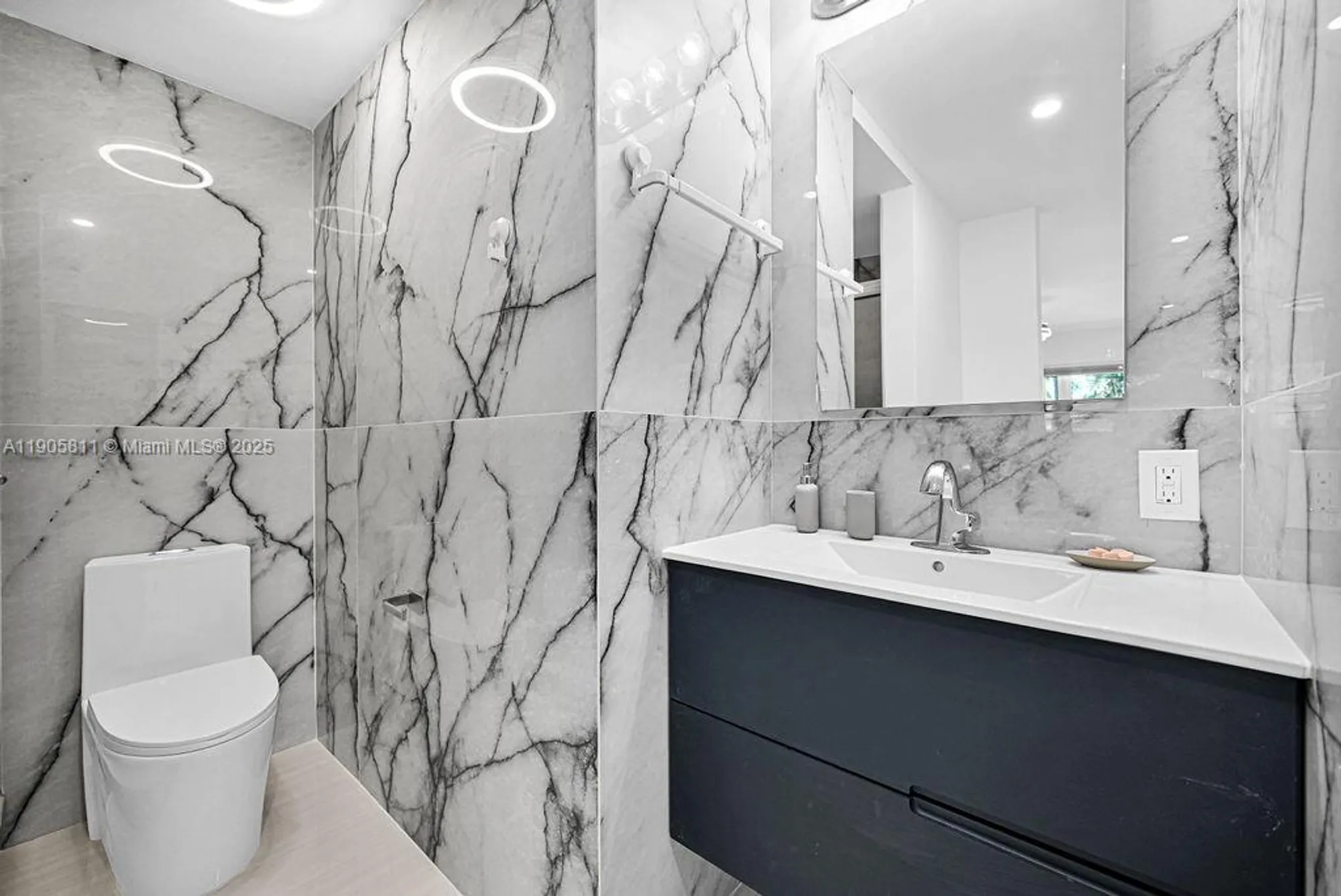 Property Slideshow image 8 of 25 | 410 se 2nd st 223, Hallandale Beach, FL, 33009