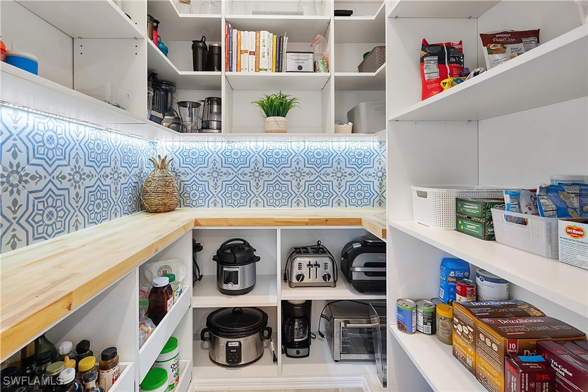 Property Slideshow image 20 of 50 | 17425 newberry ln, Estero, FL, 33928