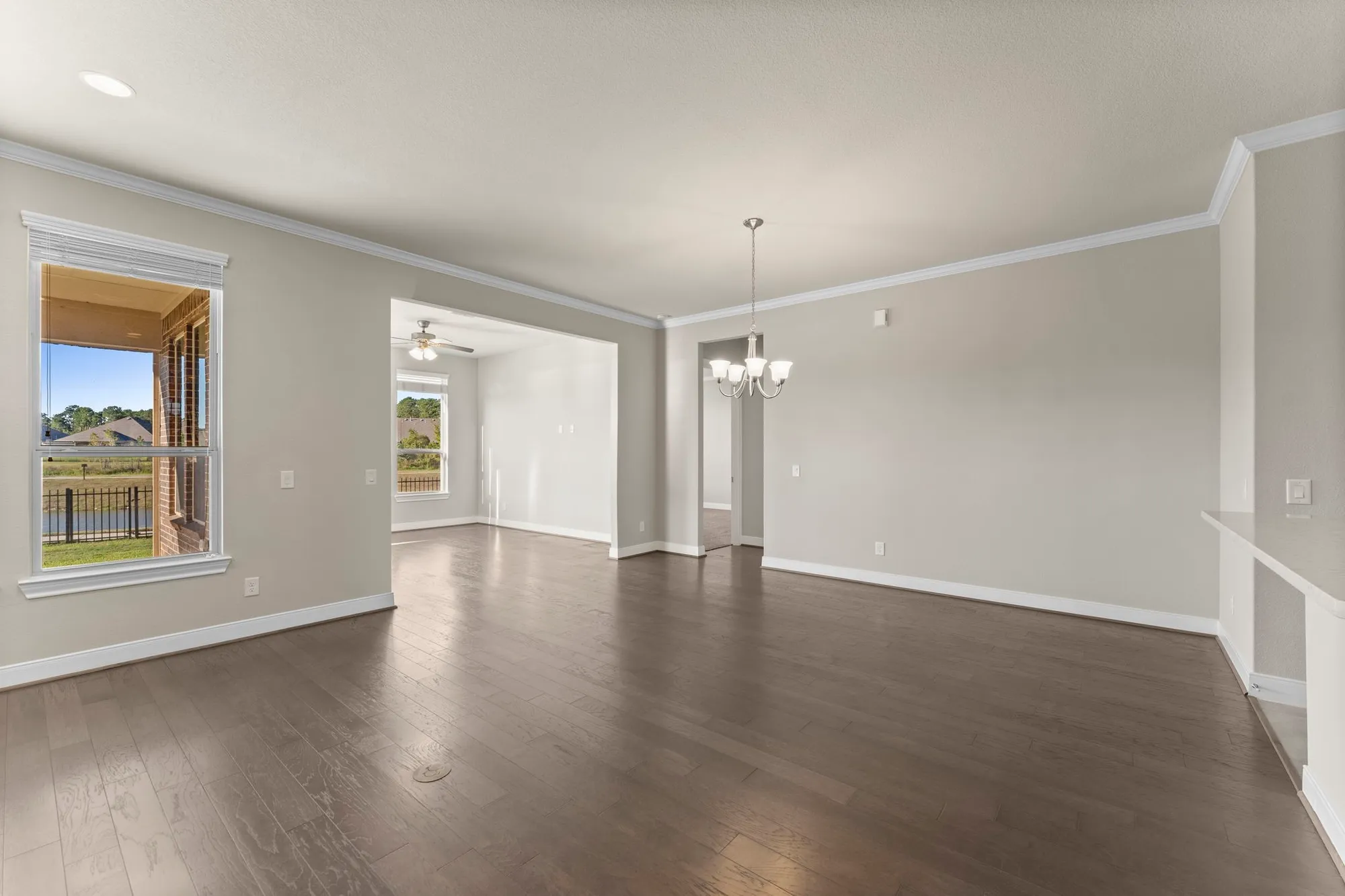 Property Slideshow image 11 of 50 | 349 kerry bog ln, Spring, TX, 77382