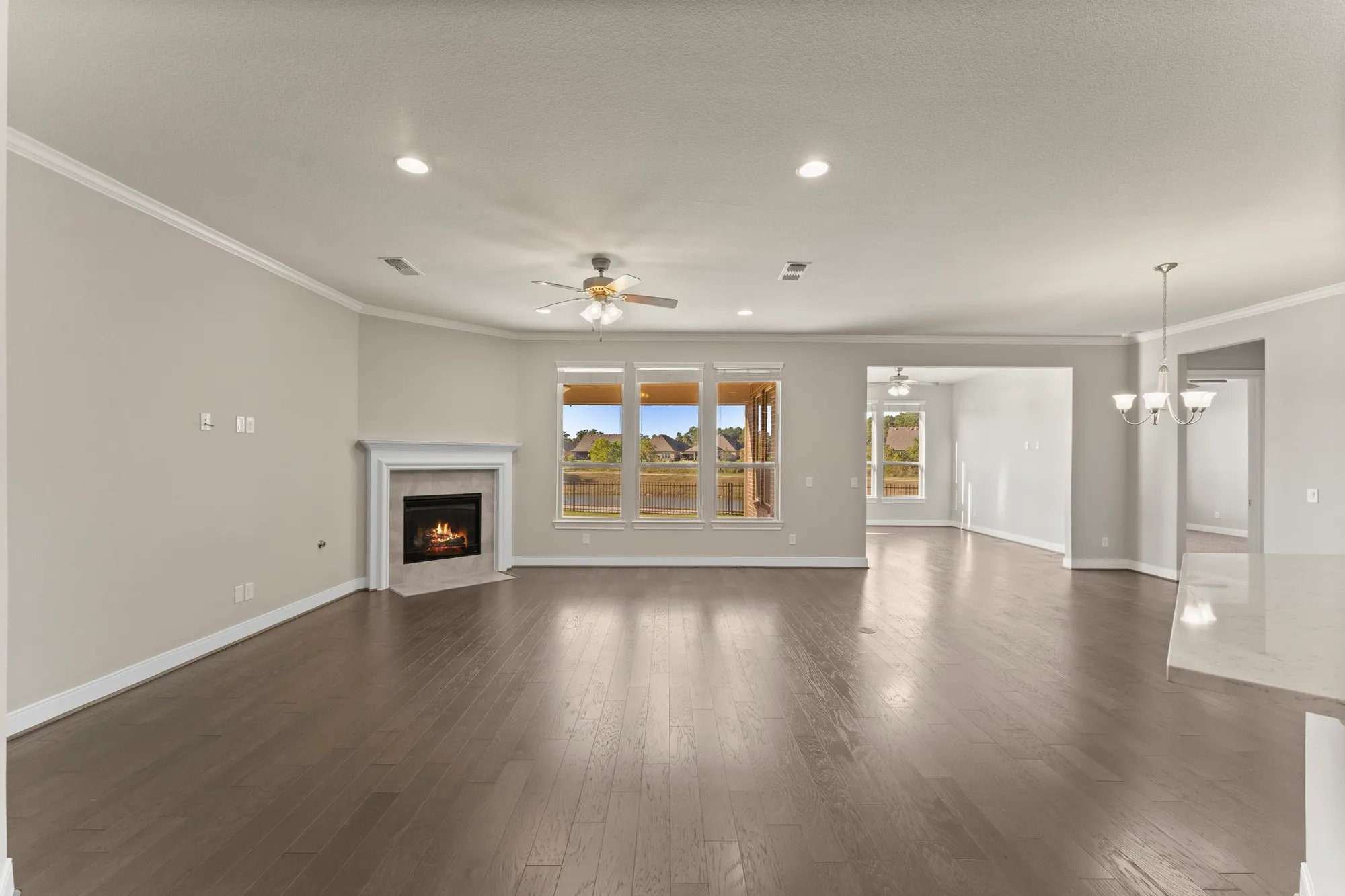 Property Slideshow image 13 of 50 | 349 kerry bog ln, Spring, TX, 77382