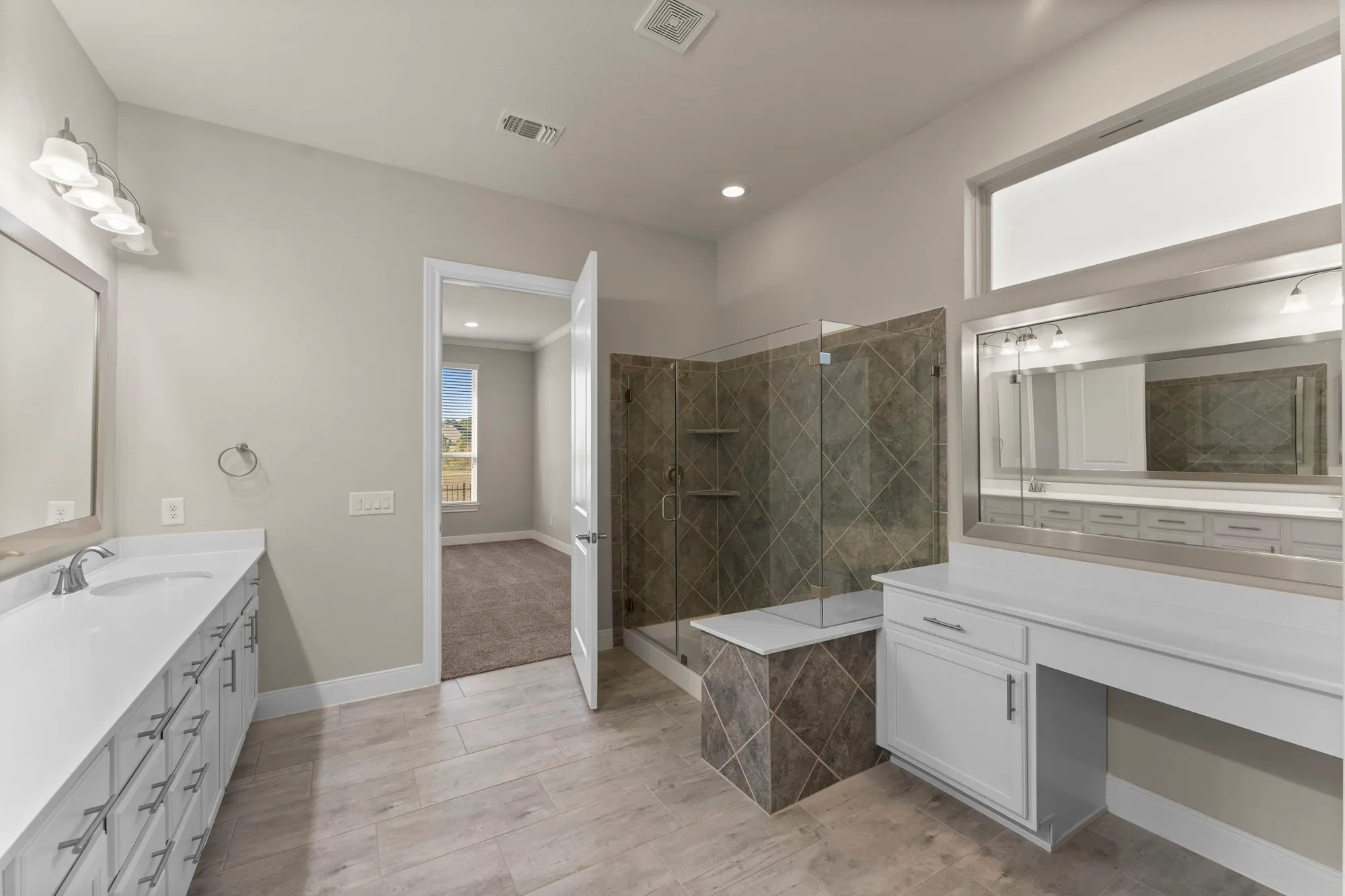 Property Slideshow image 20 of 50 | 349 kerry bog ln, The Woodlands, TX, 77382