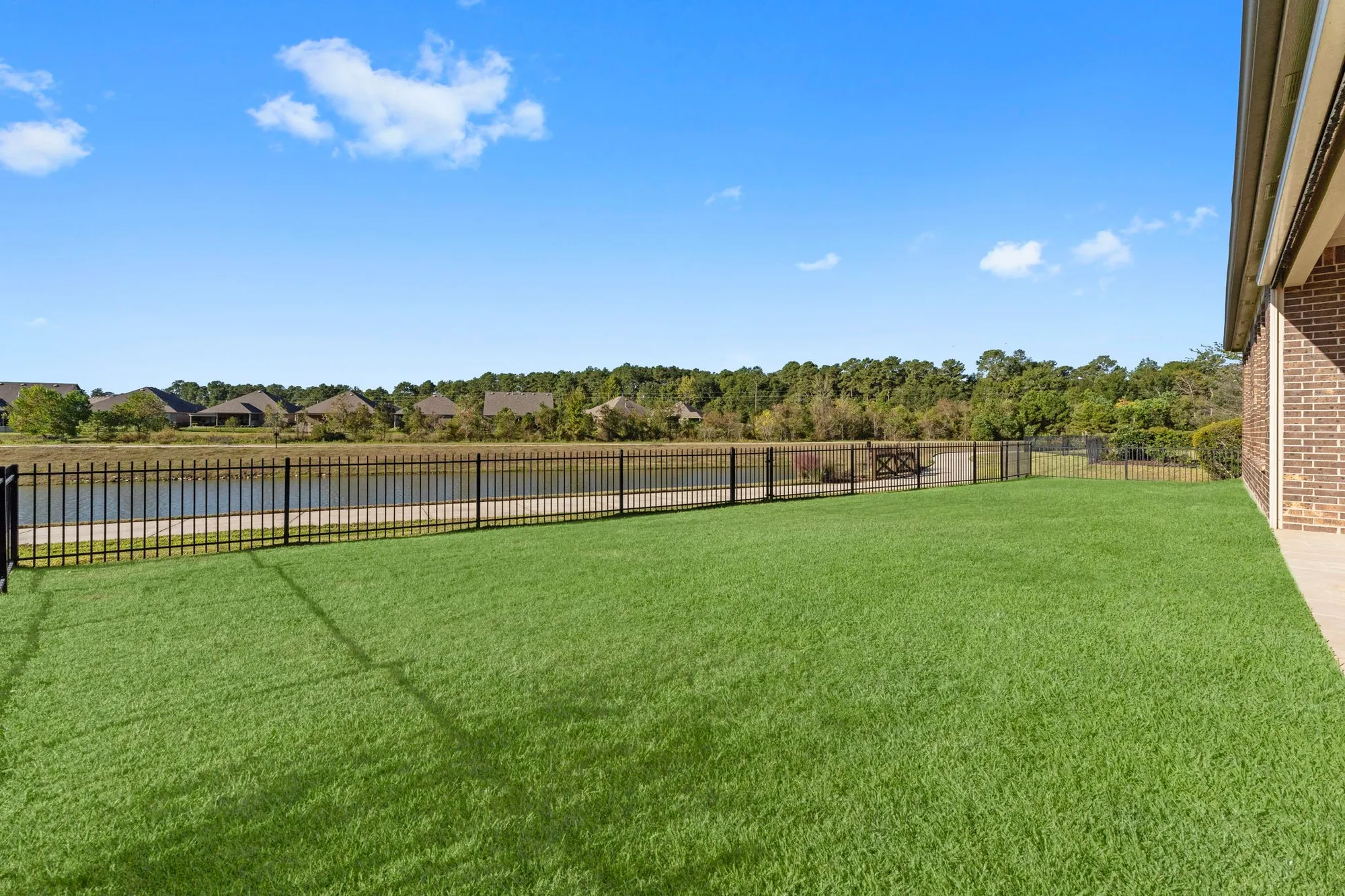 Property Slideshow image 34 of 50 | 349 kerry bog ln, The Woodlands, TX, 77382