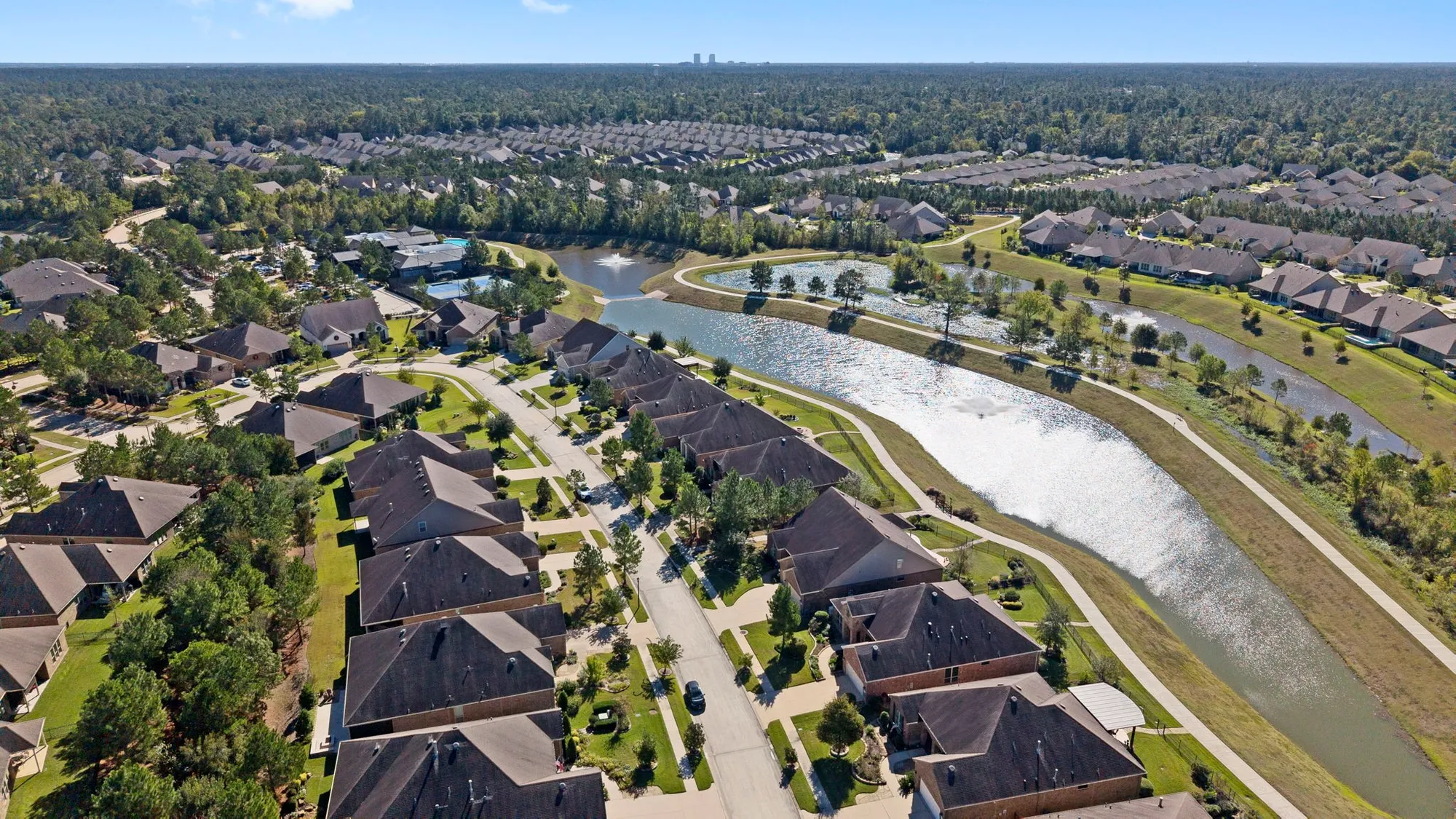 Property Slideshow image 38 of 50 | 349 kerry bog ln, The Woodlands, TX, 77382