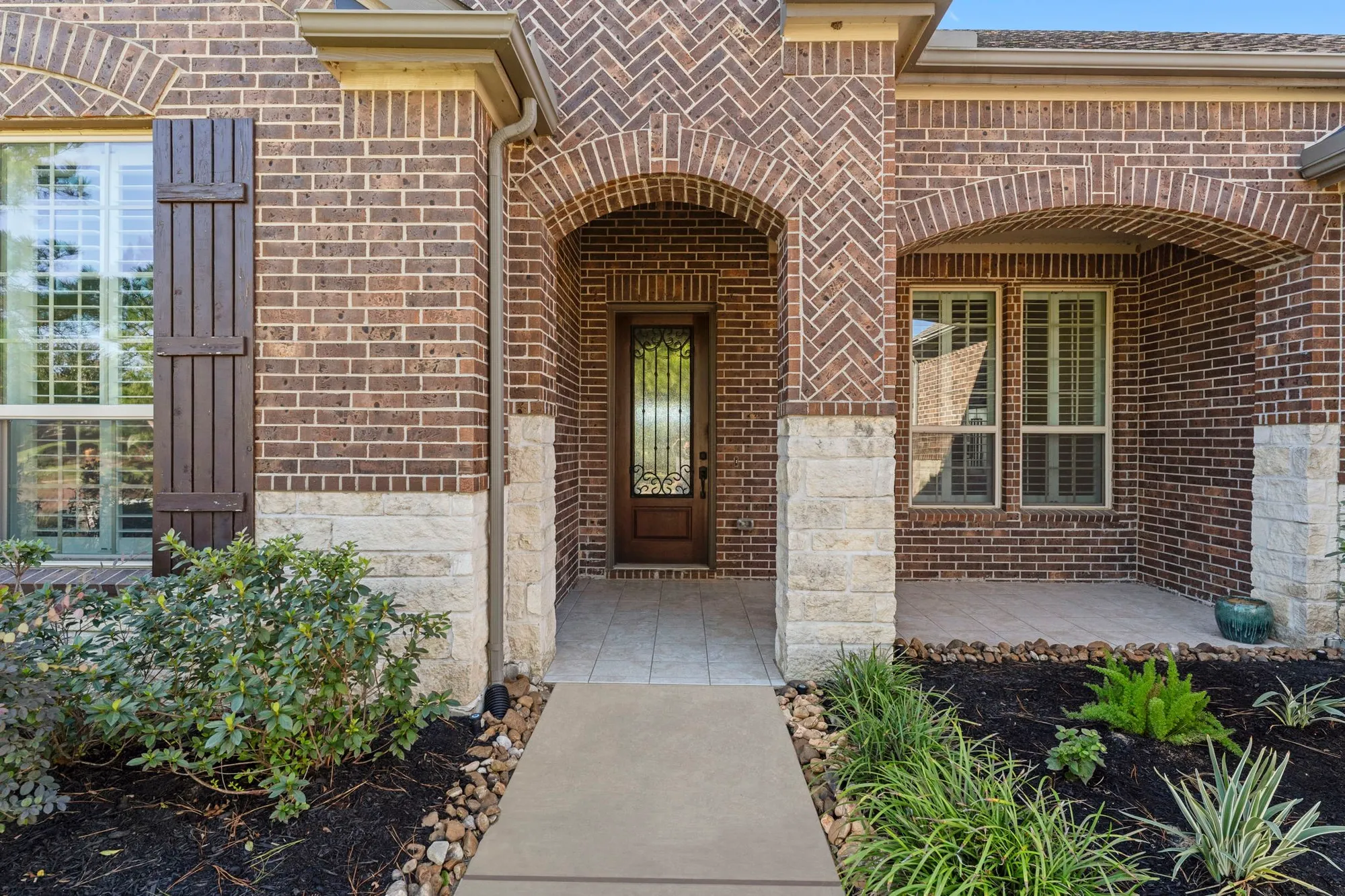 Property Slideshow image 3 of 50 | 349 kerry bog ln, Spring, TX, 77382