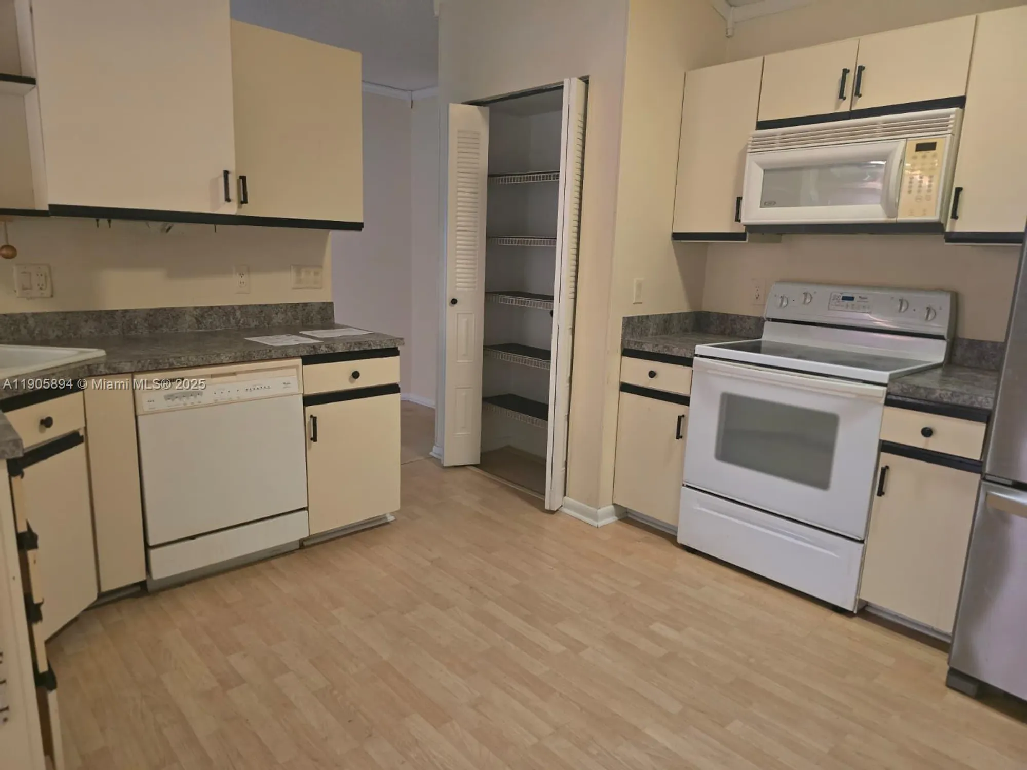 Property Slideshow image 4 of 9 | 1320 nw 29th ave c, Delray Beach, FL, 33445