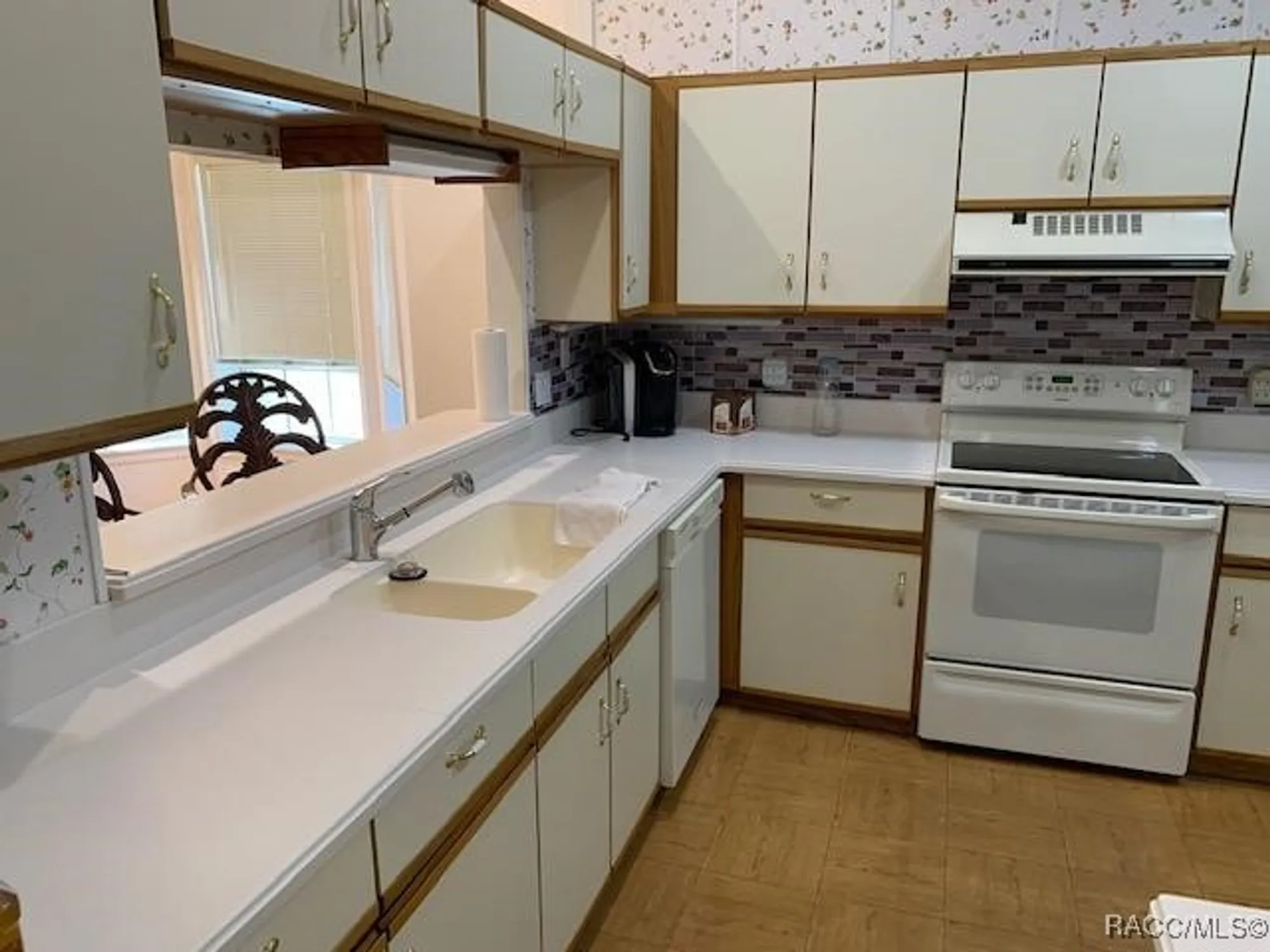 Property Slideshow image 7 of 26 | 1683 n foxboro loop, Crystal River, FL, 34429