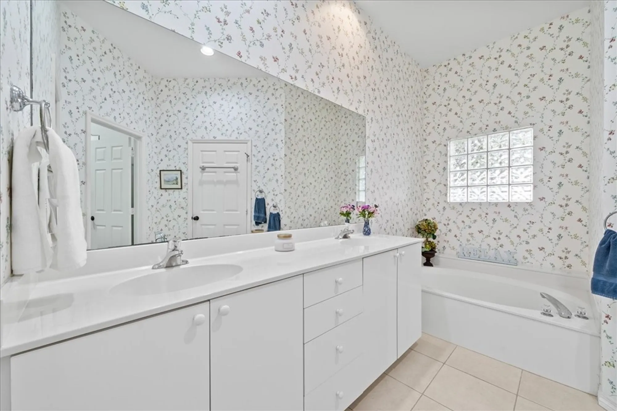 Property Slideshow image 18 of 36 | 1725 victoria cir, Vero Beach, FL, 32967