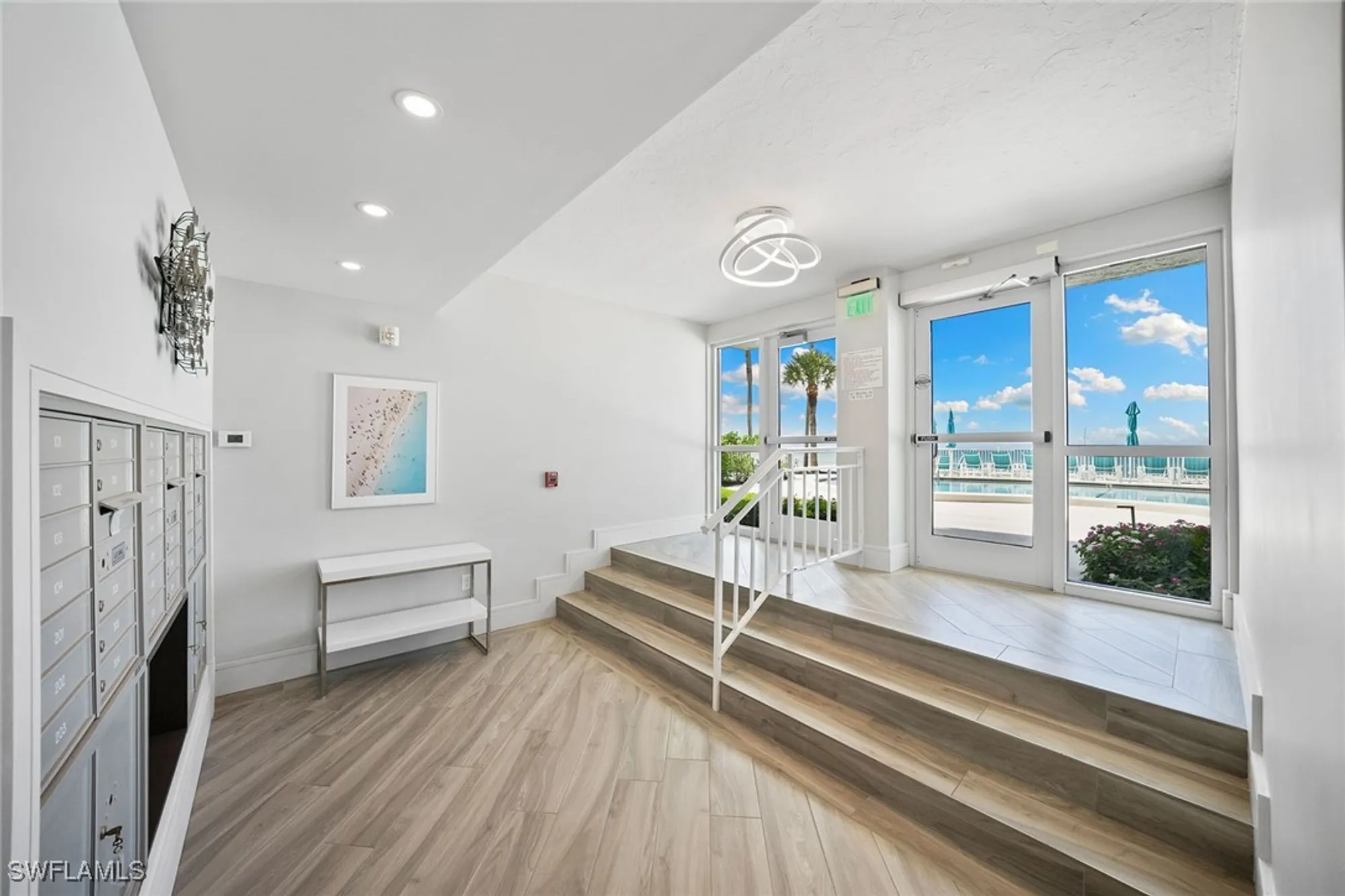 Property Slideshow image 19 of 24 | 2885 gulf shore blvd 304, Naples, FL, 34103
