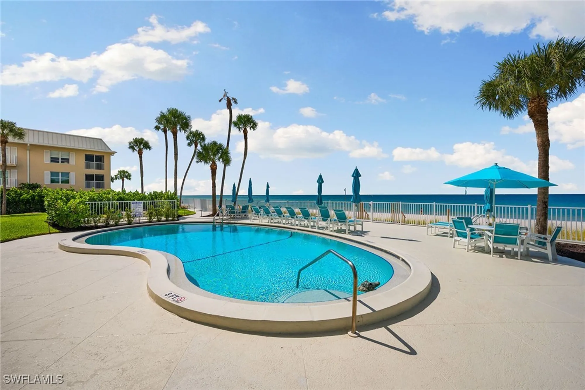 Property Slideshow image 24 of 24 | 2885 gulf shore blvd 304, Naples, FL, 34103