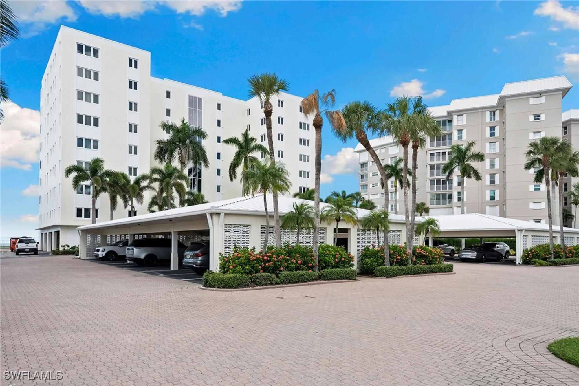 Property Slideshow image 22 of 24 | 2885 gulf shore blvd 304, Naples, FL, 34103