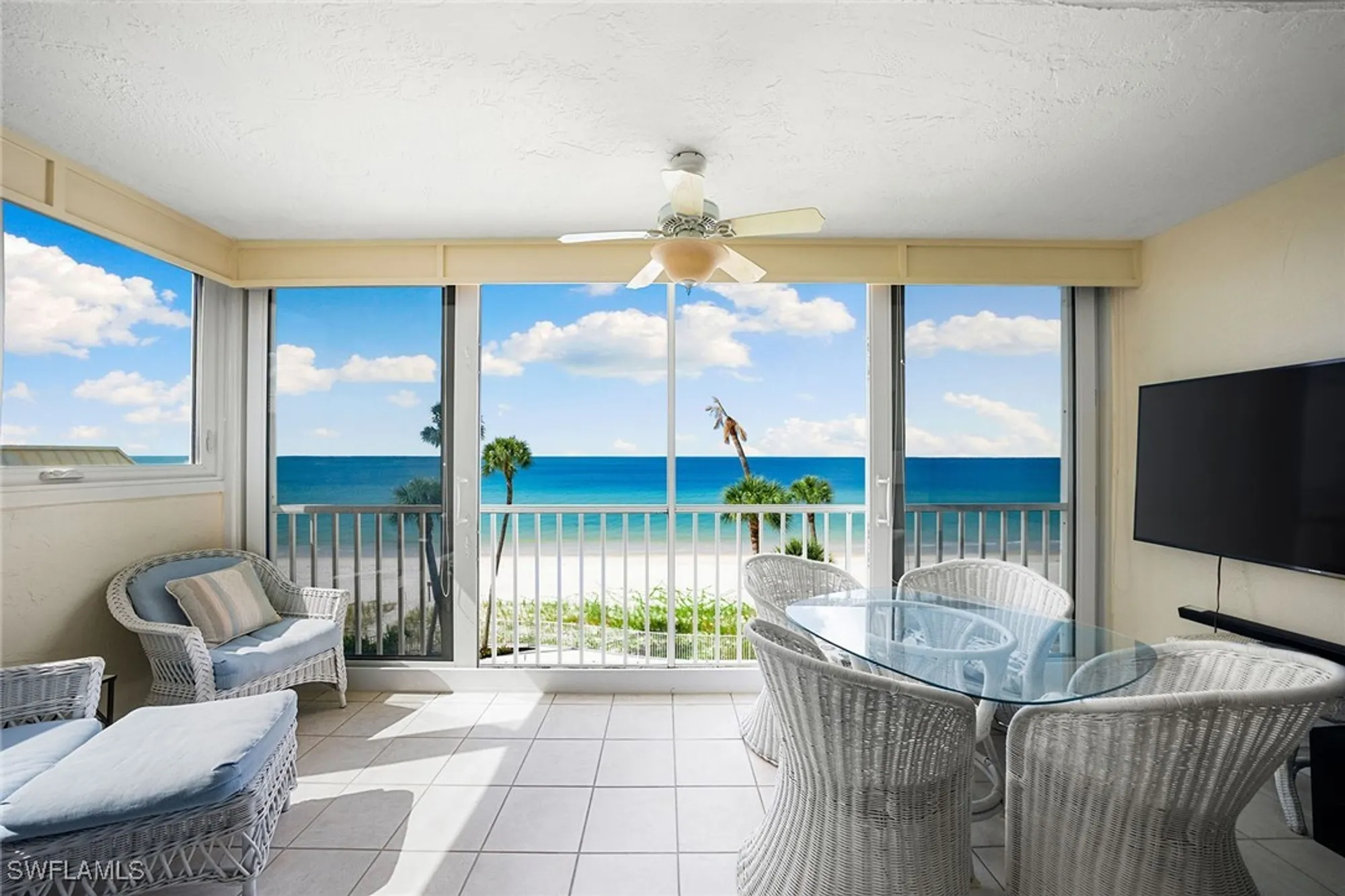 Property Slideshow image 5 of 24 | 2885 gulf shore blvd 304, Naples, FL, 34103