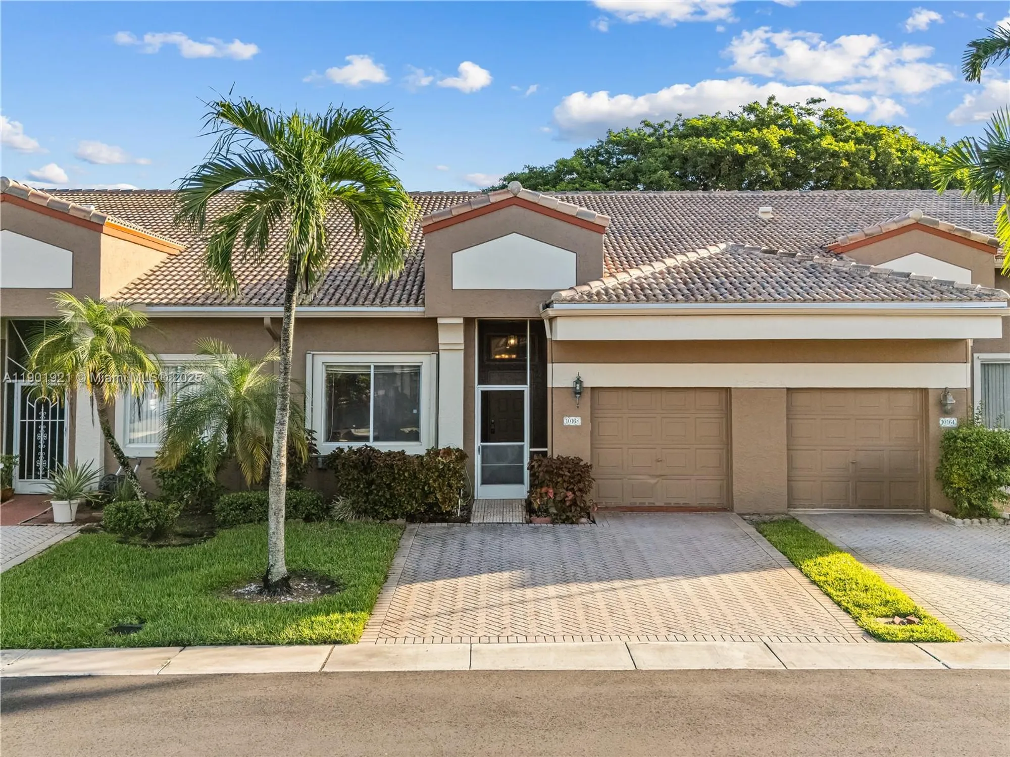 Property Slideshow image 24 of 27 | 10168 lombardy dr, Tamarac, FL, 33321