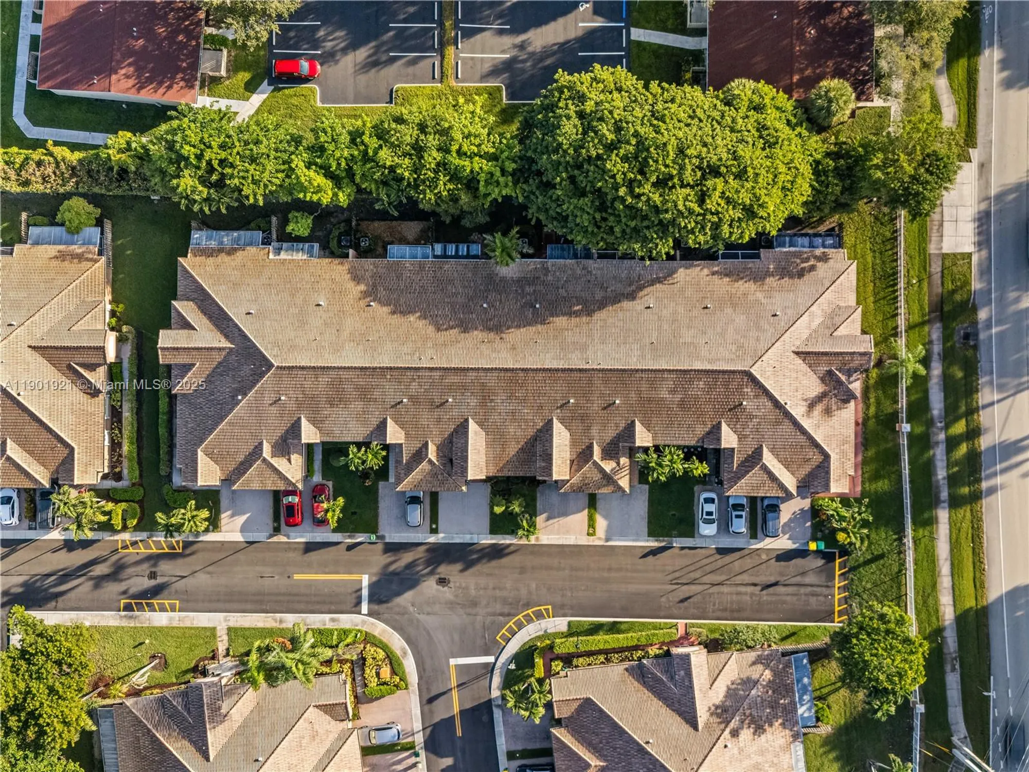 Property Slideshow image 27 of 27 | 10168 lombardy dr, Tamarac, FL, 33321