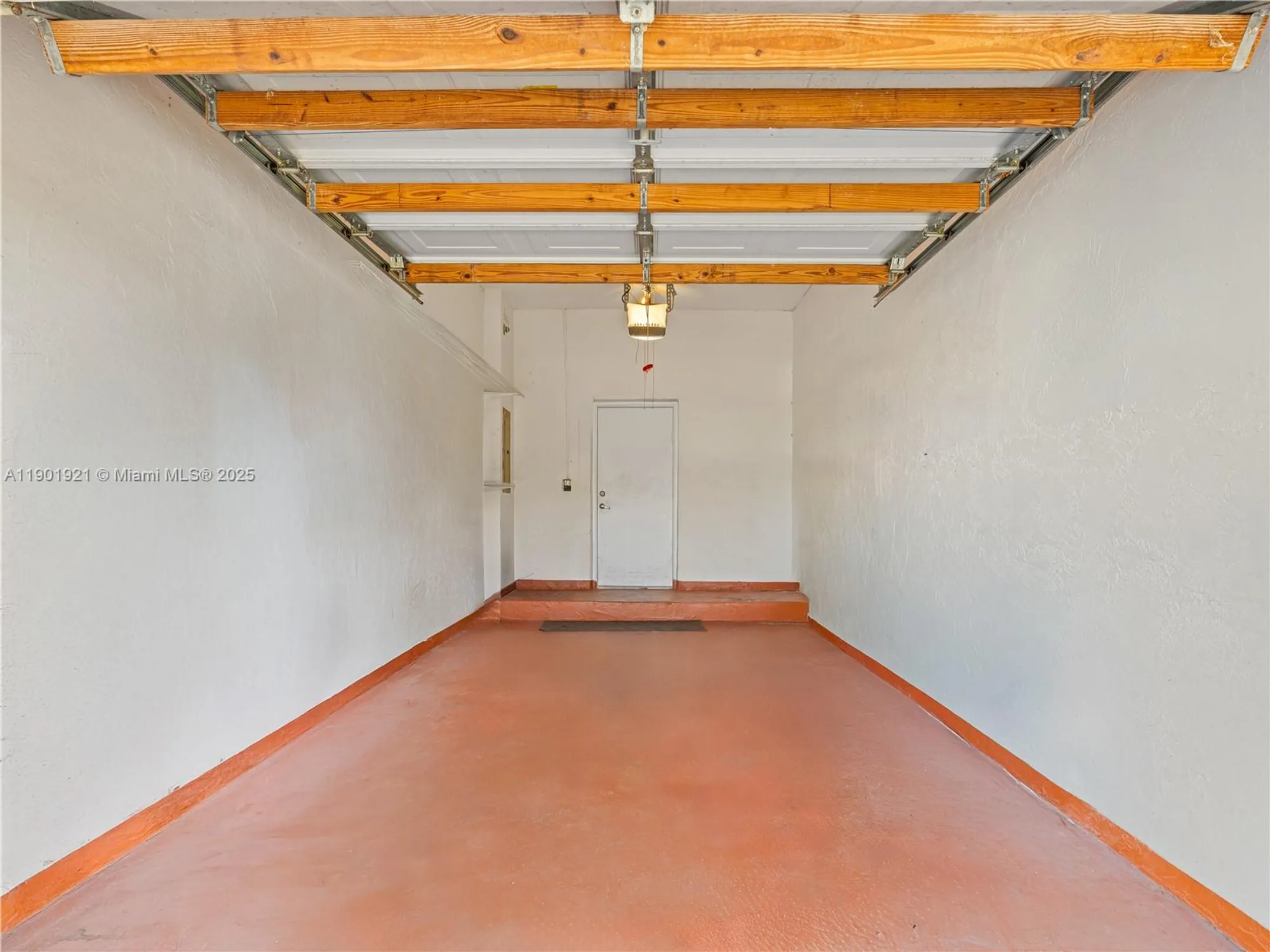 Property Slideshow image 23 of 27 | 10168 lombardy dr, Tamarac, FL, 33321