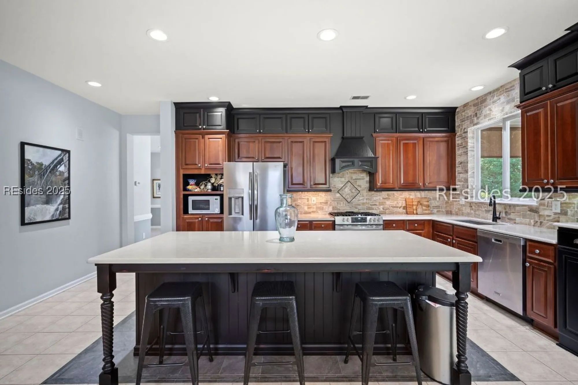 Property Slideshow image 12 of 30 | 214 hampton cir, Bluffton, SC, 29909