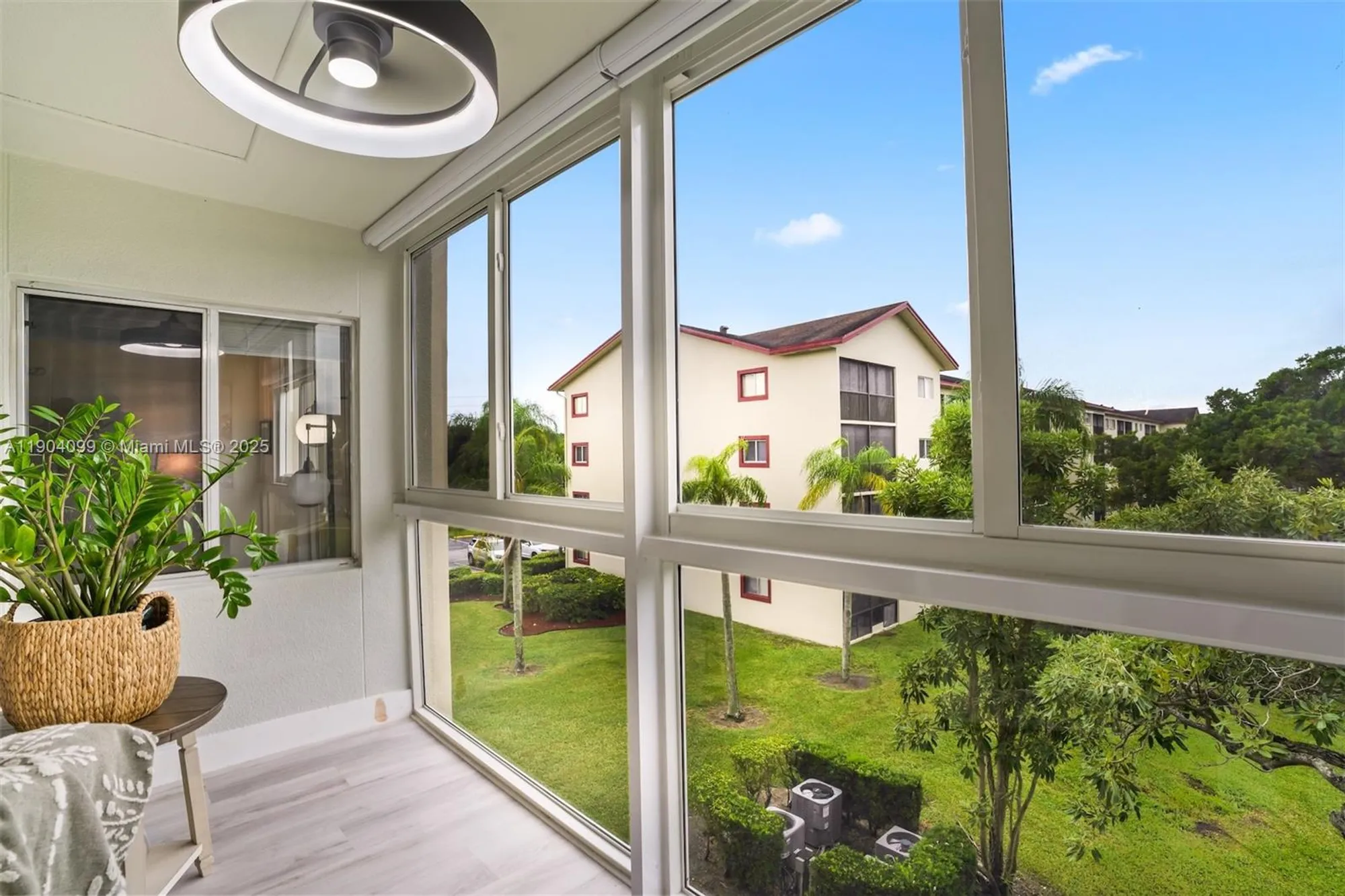 Property Slideshow image 10 of 38 | 1600 sw 127th way apt 302c, Pembroke Pines, FL, 33027