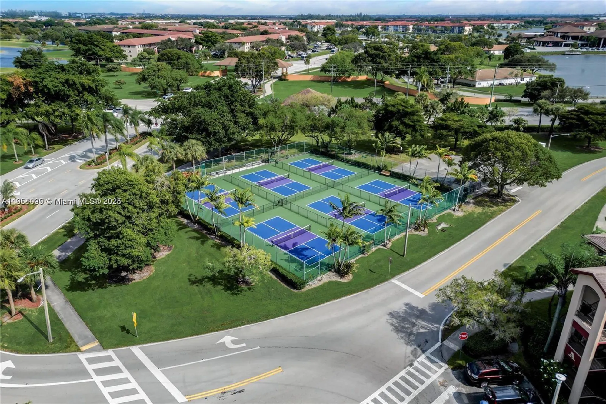 Property Slideshow image 32 of 38 | 1600 sw 127th way apt 302c, Pembroke Pines, FL, 33027