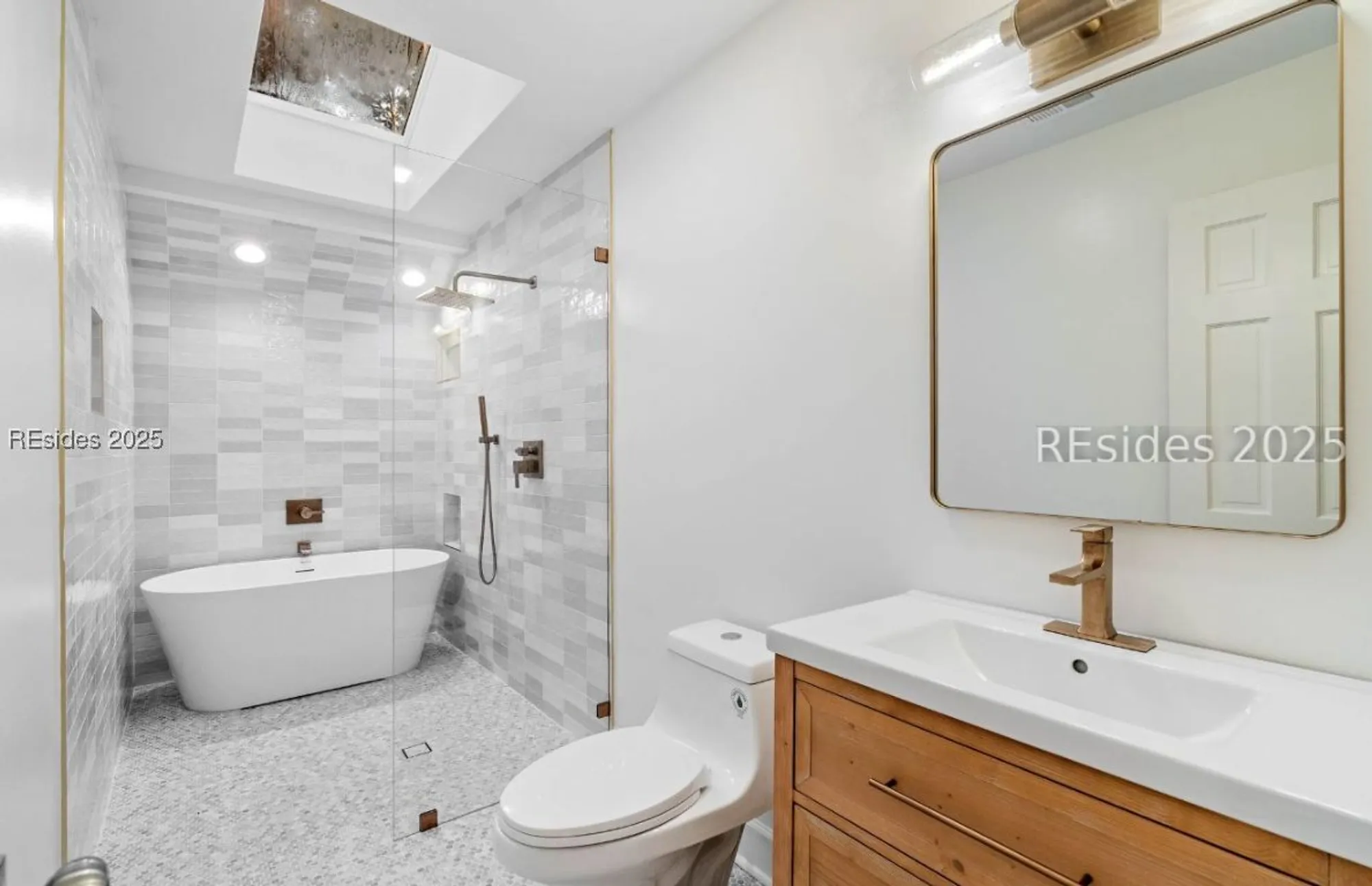 Property Slideshow image 17 of 41 | 4 brown thrasher rd, Hilton Head Island, SC, 29926