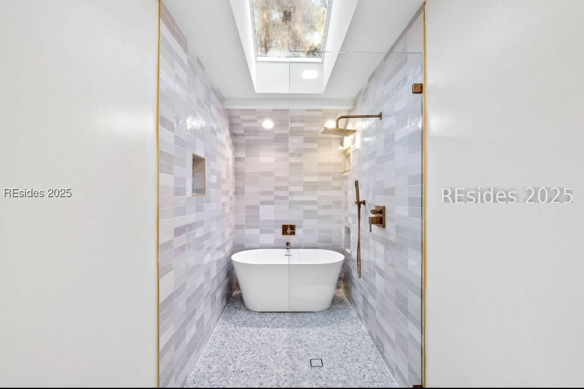 Property Slideshow image 19 of 41 | 4 brown thrasher rd, Hilton Head Island, SC, 29926