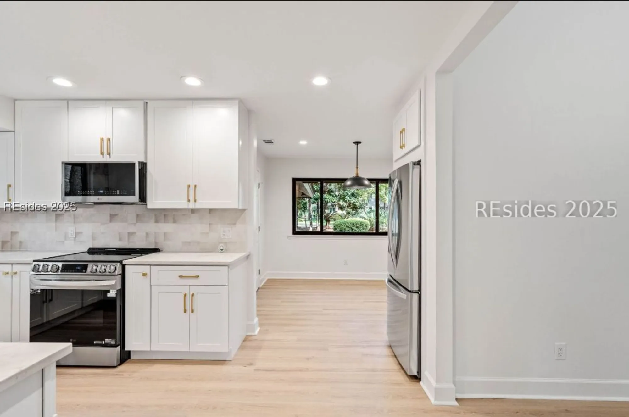 Property Slideshow image 10 of 41 | 4 brown thrasher rd, Hilton Head Island, SC, 29926