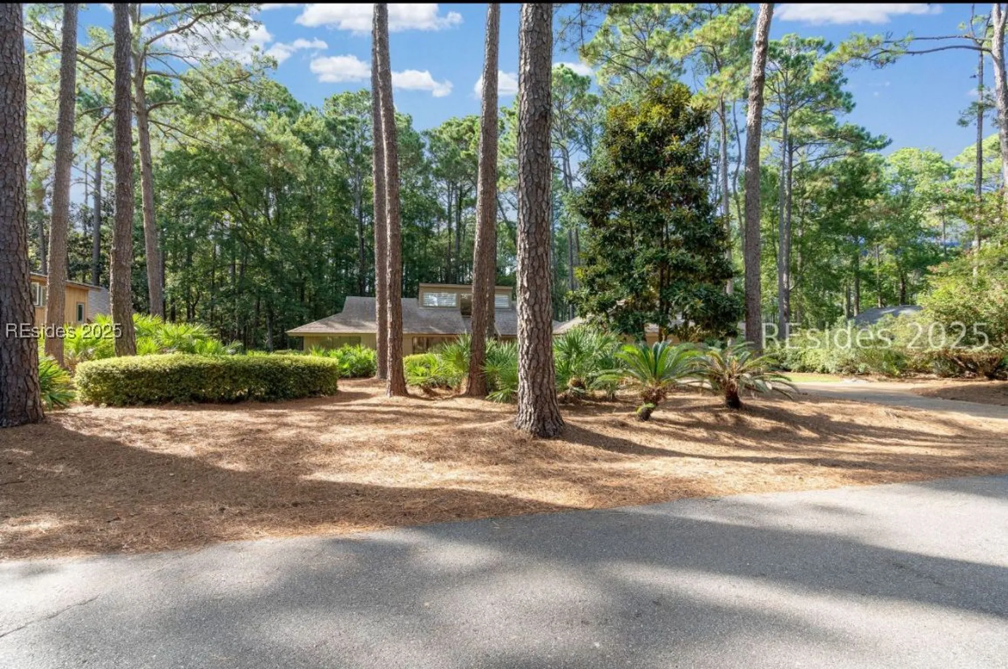 Property Slideshow image 24 of 41 | 4 brown thrasher rd, Hilton Head Island, SC, 29926